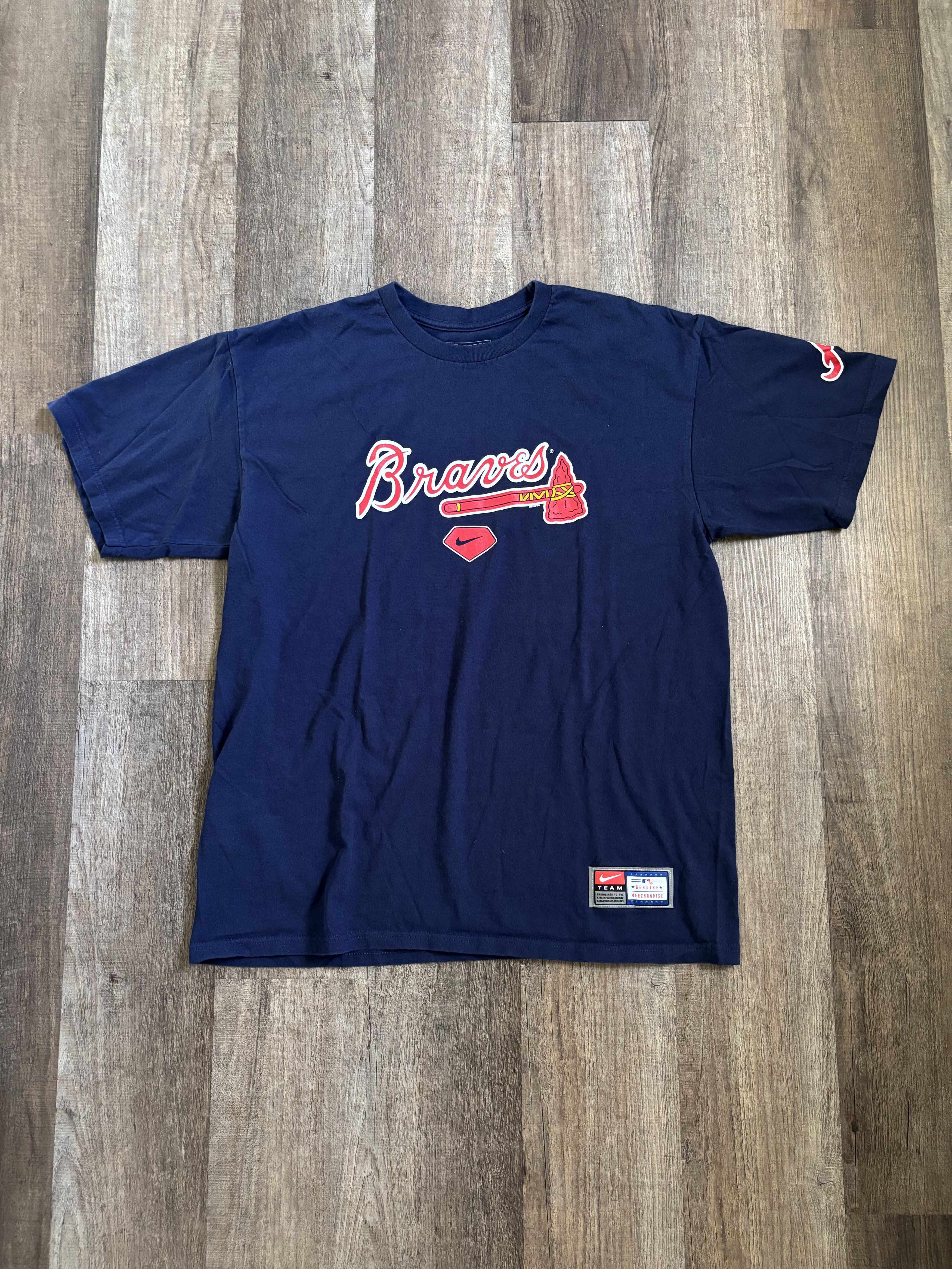 Nike 2009 Nike Team Atlana Braves Center Swoosh Tee Shirt Size US M / EU 48-50 / 2 - 1 Thumbnail