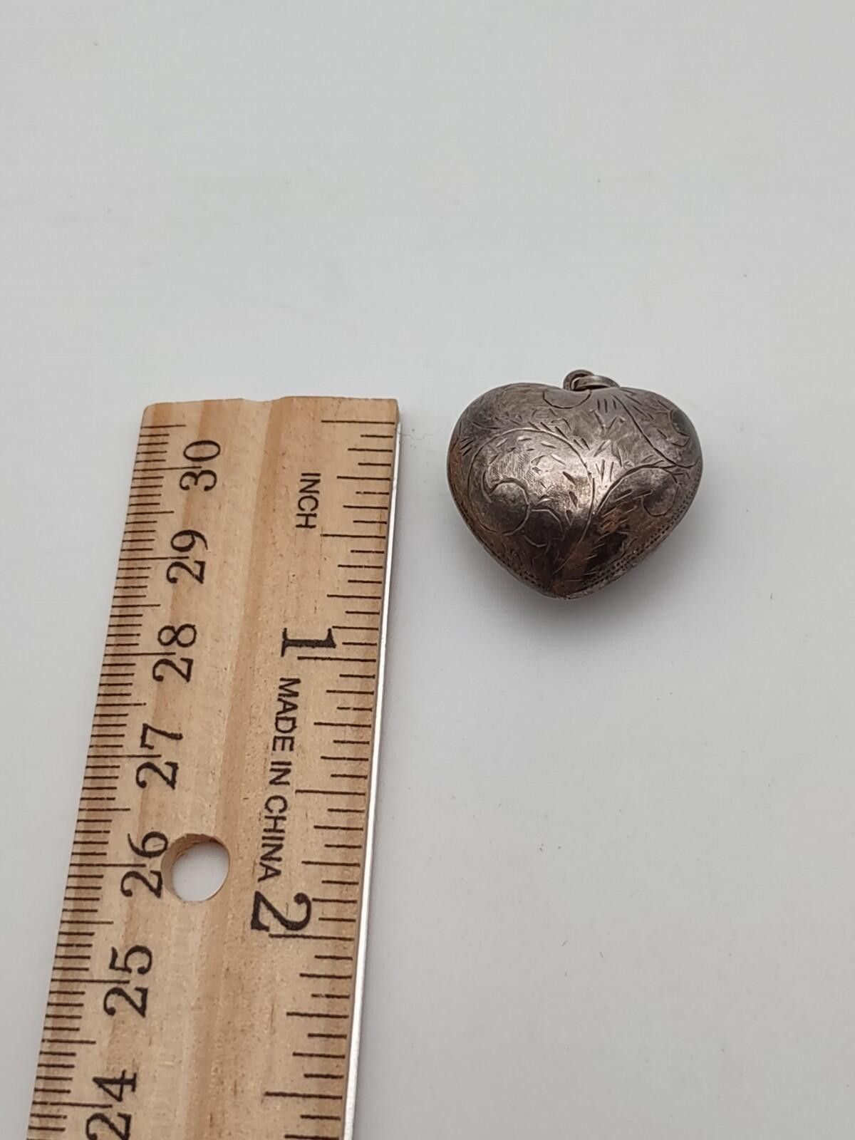 The Unbranded Brand Vintage Etched Puffy Heart Charm Pendant Floral 1" Size ONE SIZE - 2 Thumbnail