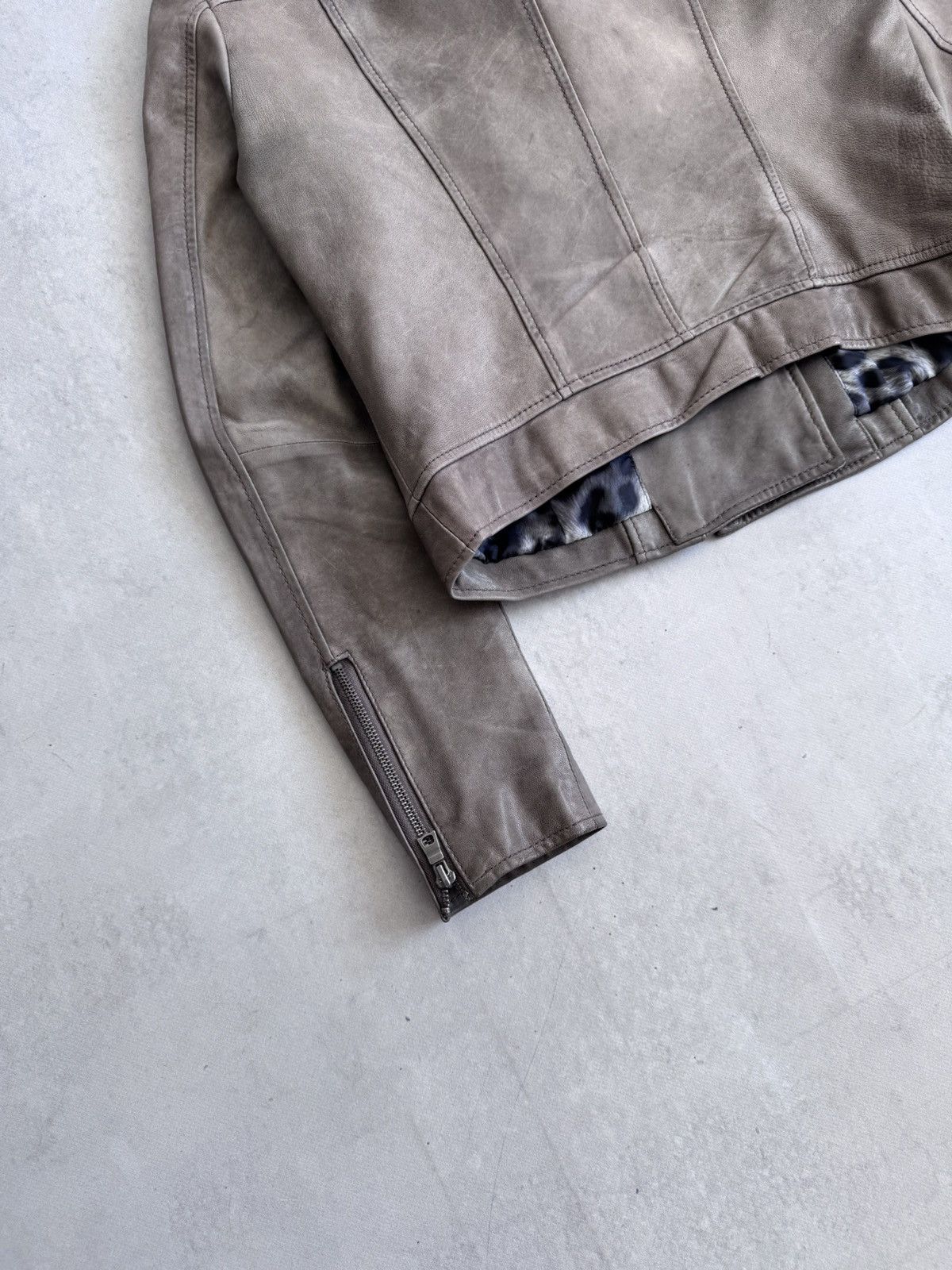 Other Vintage Leonardo Women’s Leather Biker Jacket Italy Designer Size M / US 6-8 / IT 42-44 - 13 Thumbnail