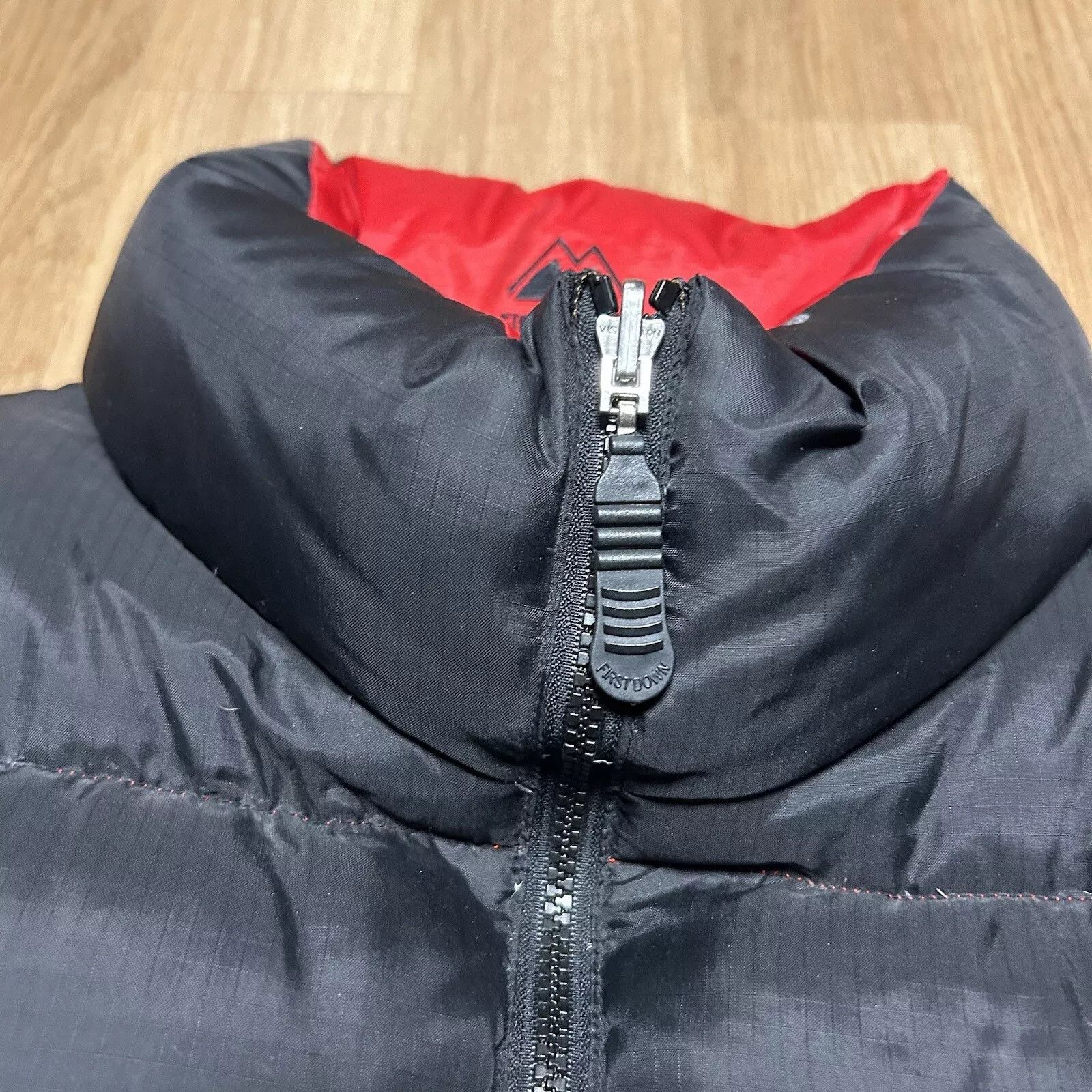 Vintage Vintage First Down Puffer Jacket Men XL Black Red Size US XL / EU 56 / 4 - 9 Thumbnail