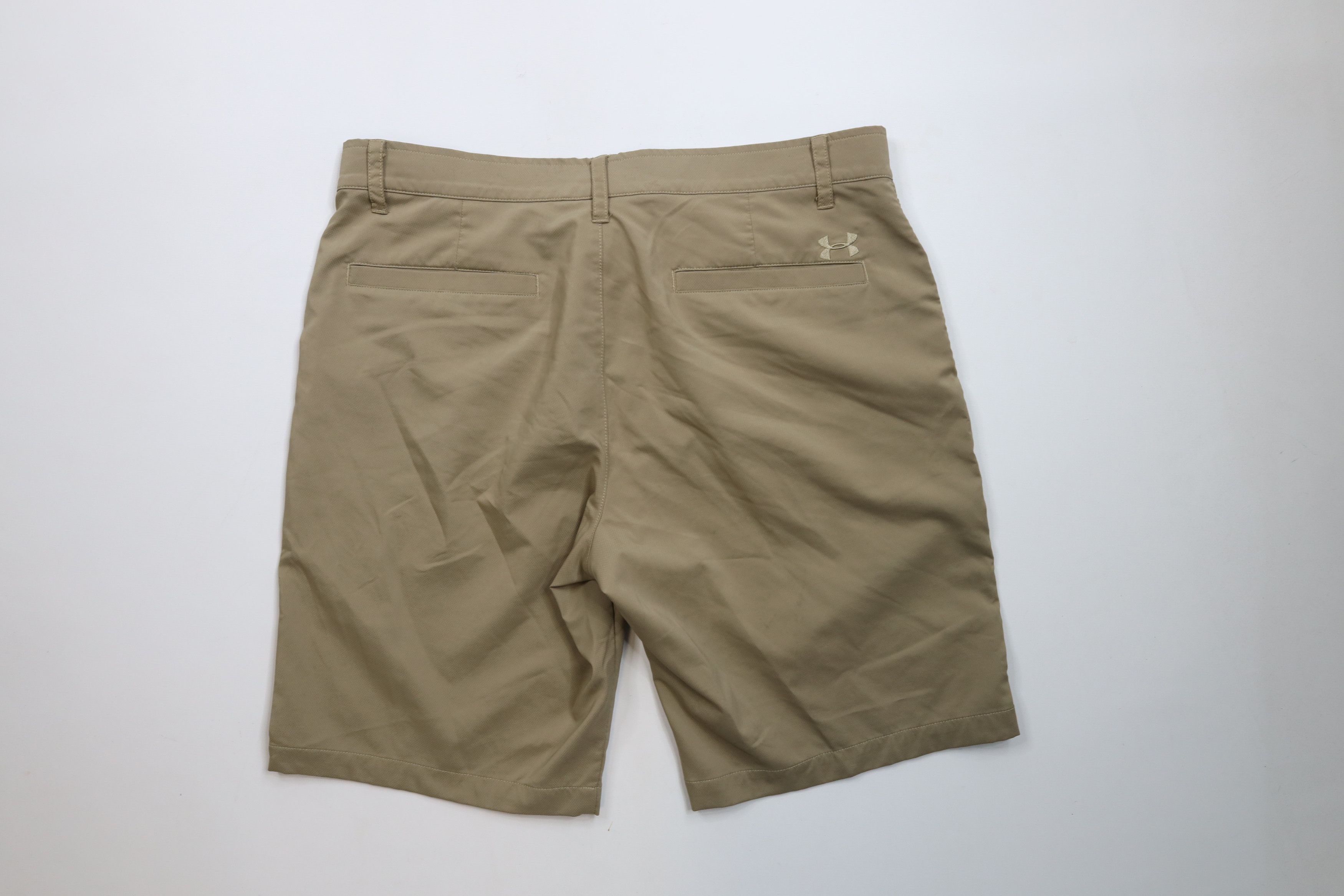 Under Armour × Vintage Under Armour Loose HeatGear Golfing Golf Chino Shorts Beige Size US 36 / EU 52 - 10 Thumbnail