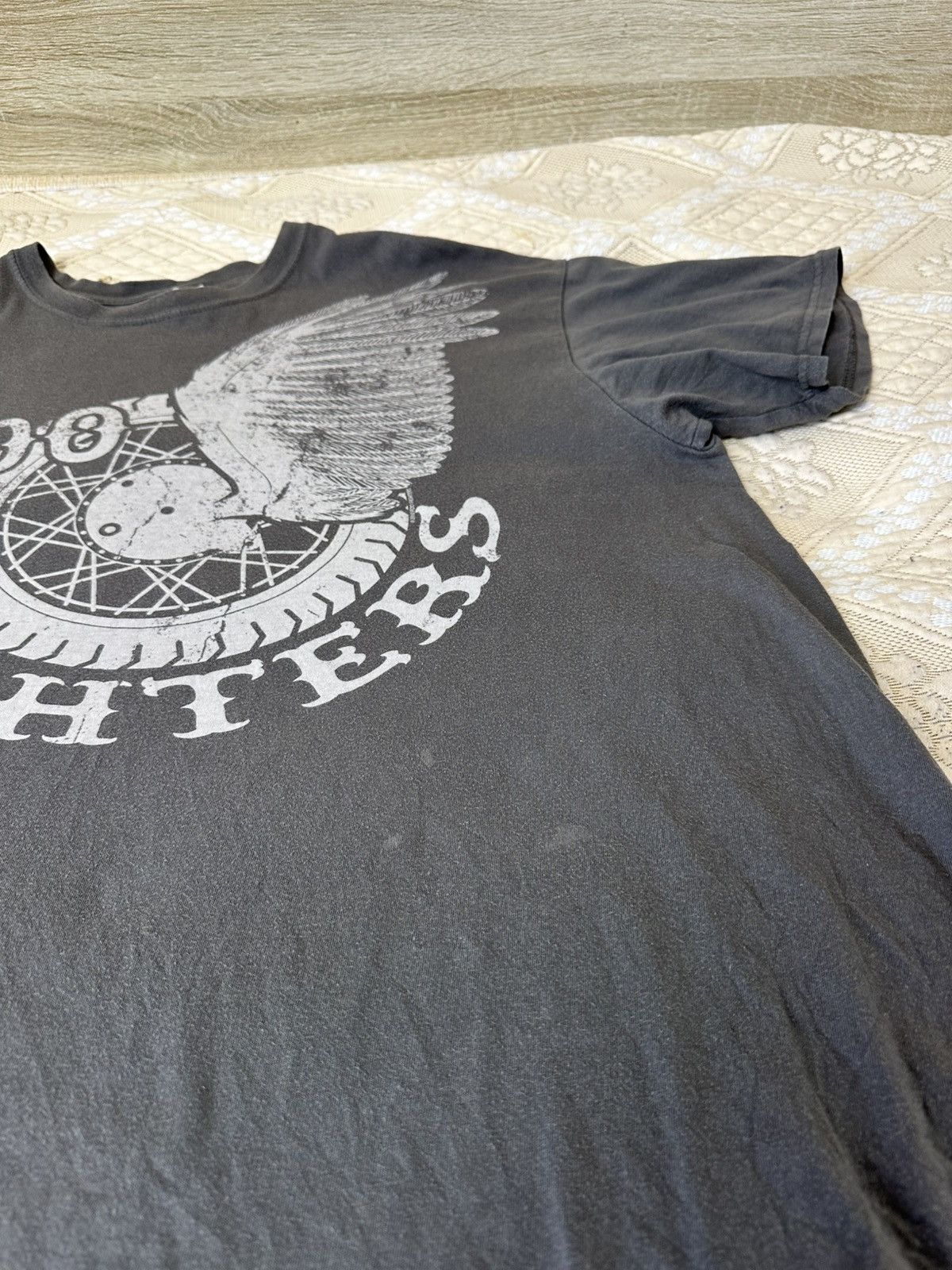 Band Tees 🔥 Foo Fighters 2010 Vintage Rock Band T Shirt Streetwear Size US XL / EU 56 / 4 - 6 Thumbnail
