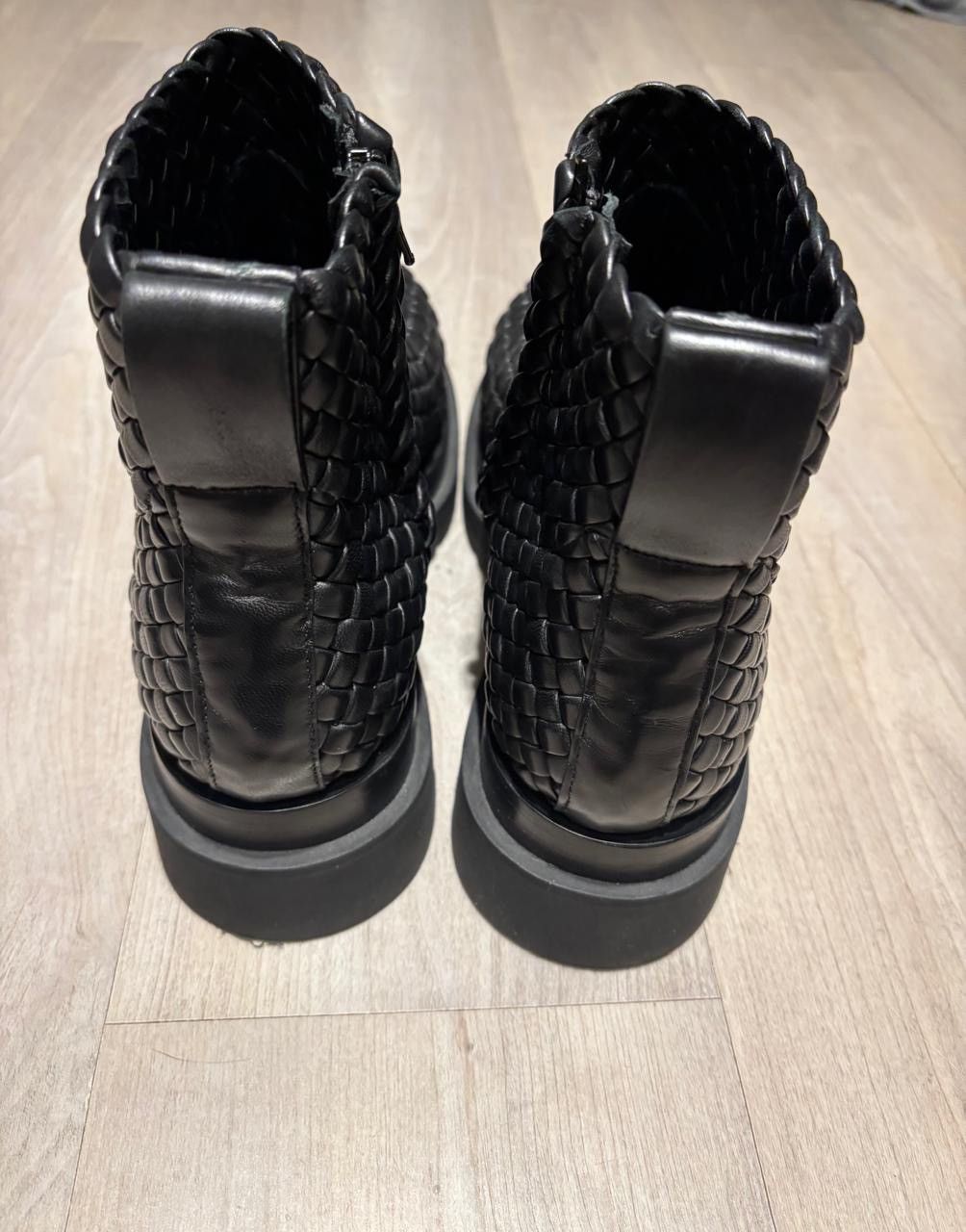 Bottega Veneta $5k Bottega Veneta Lug Ankle Boot Size US 9 / EU 42 - 4 Thumbnail
