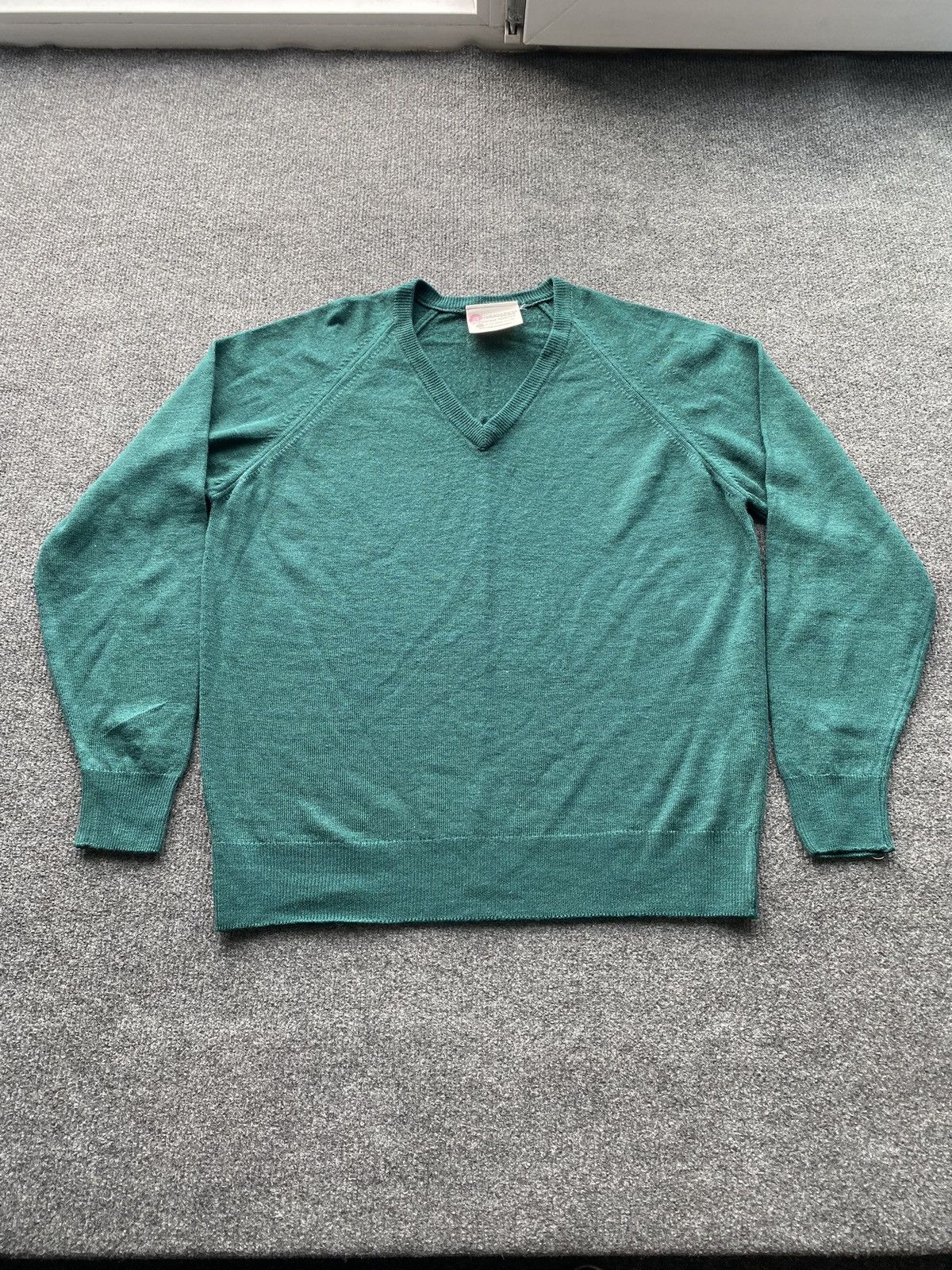 Other 🔥Scotland Pitlochry pure new wool green v neck mens pullover Size US S / EU 44-46 / 1 - 1 Thumbnail