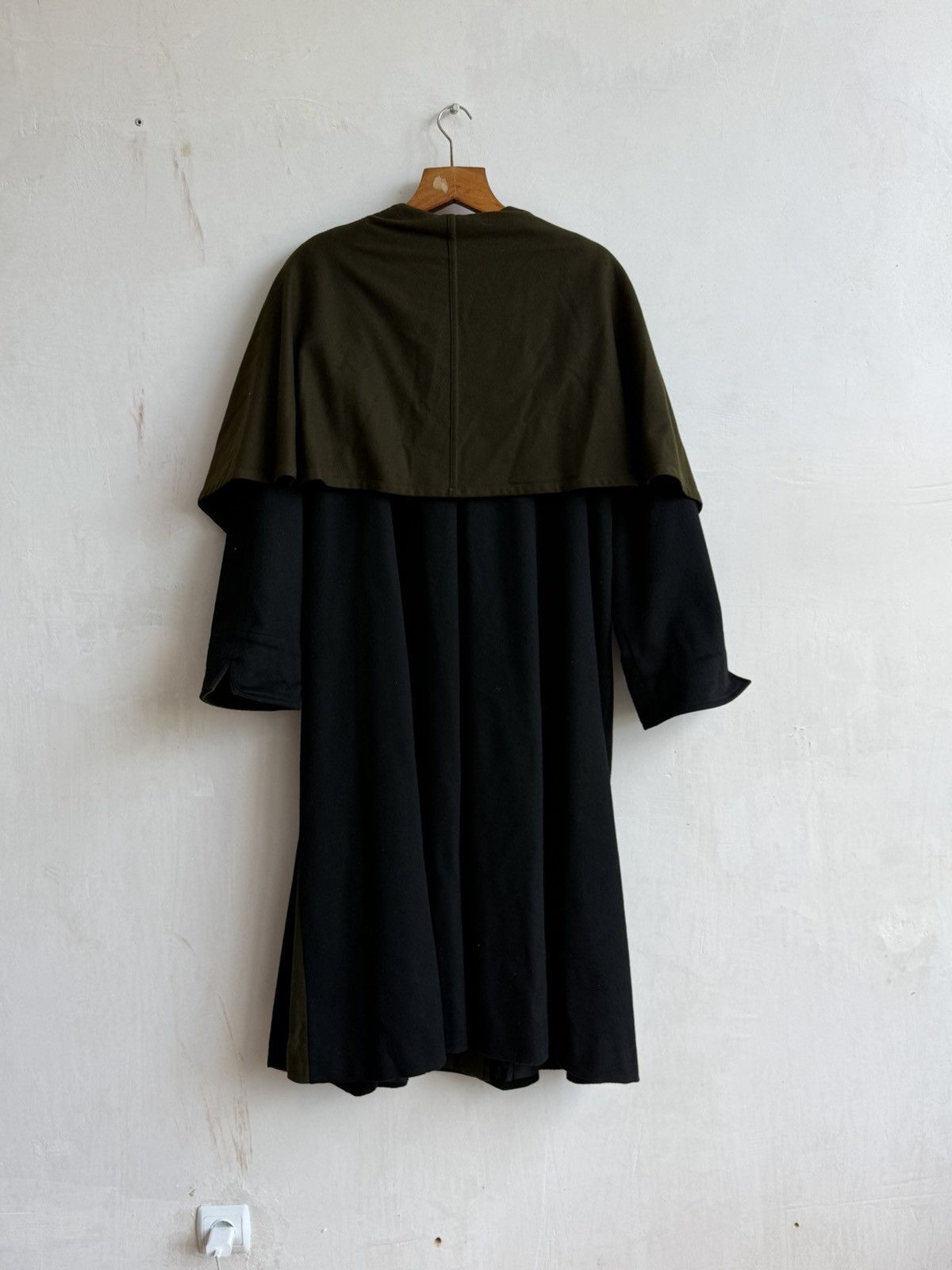 Schneiders Vintage Schneiders Salzburg Wool Coat with Green Cape Wool Size L / US 10 / IT 46 - 11 Thumbnail