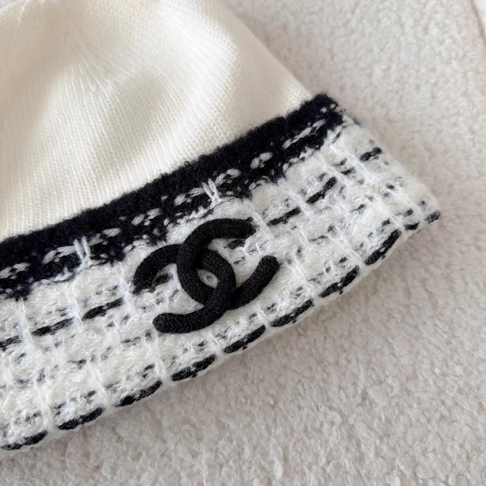 Chanel Chanel 24B White Wool Knit Beanie Pre-owned Size ONE SIZE - 3 Thumbnail