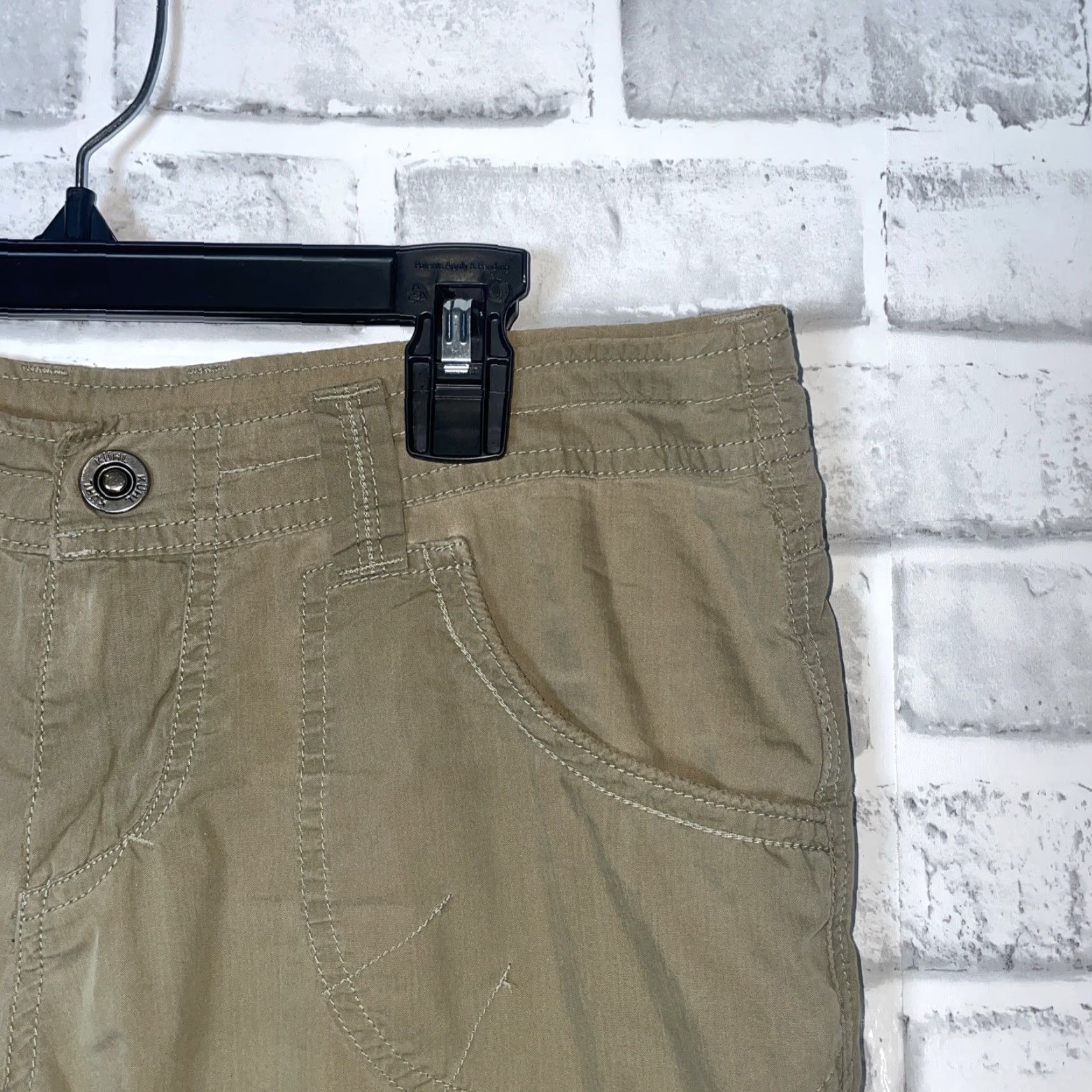 Vintage VINTAGE Kuhl Hiking Cargo Shorts Capris Womens Size 4 Green Outdoor Activewear Size 27" / US 4 / IT 40 - 2 Thumbnail