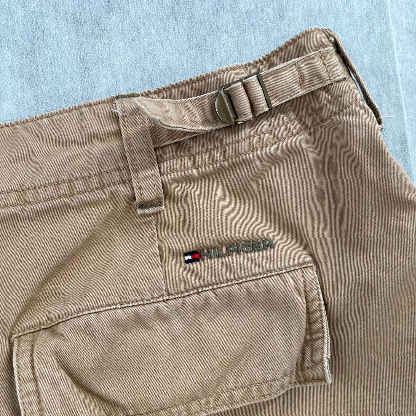 Tommy Hilfiger VINTAGE Tommy Hilfiger Pants Adult 38 Brown Cargo Cargo Pockets Logo Baggy Y2K Mens Size US 38 / EU 54 - 4 Thumbnail