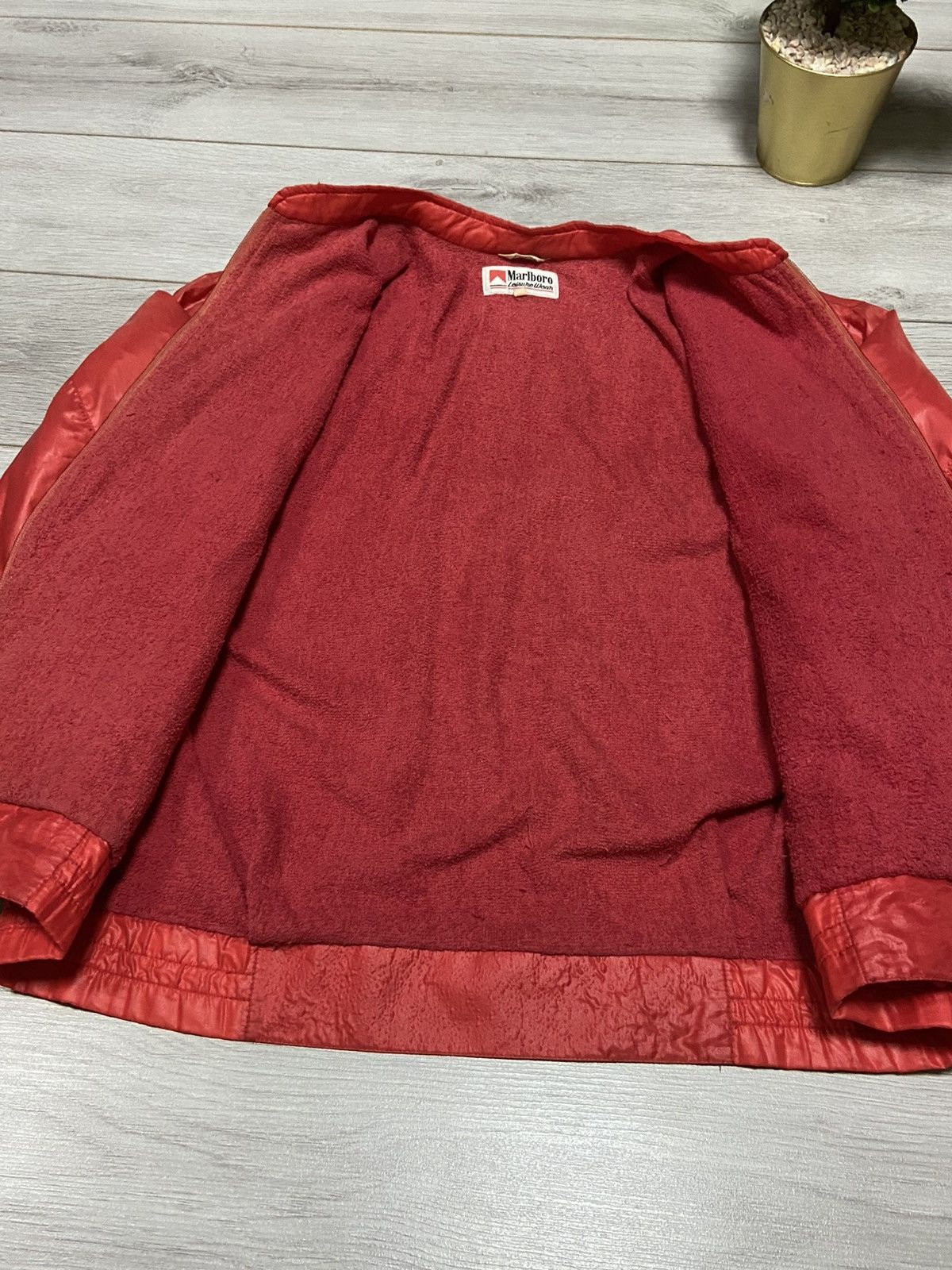 Marlboro Marlboro vintage red nylon bomber zip Size US L / EU 52-54 / 3 - 8 Thumbnail