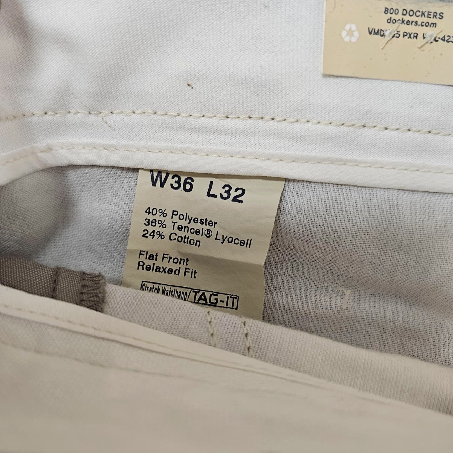 Dockers Dockers Pants Mens 36x32 Khaki Flat Front Relaxed ProStyle Stain Defender Wrinkle Resistant Pockets Size US 36 / EU 52 - 5 Thumbnail