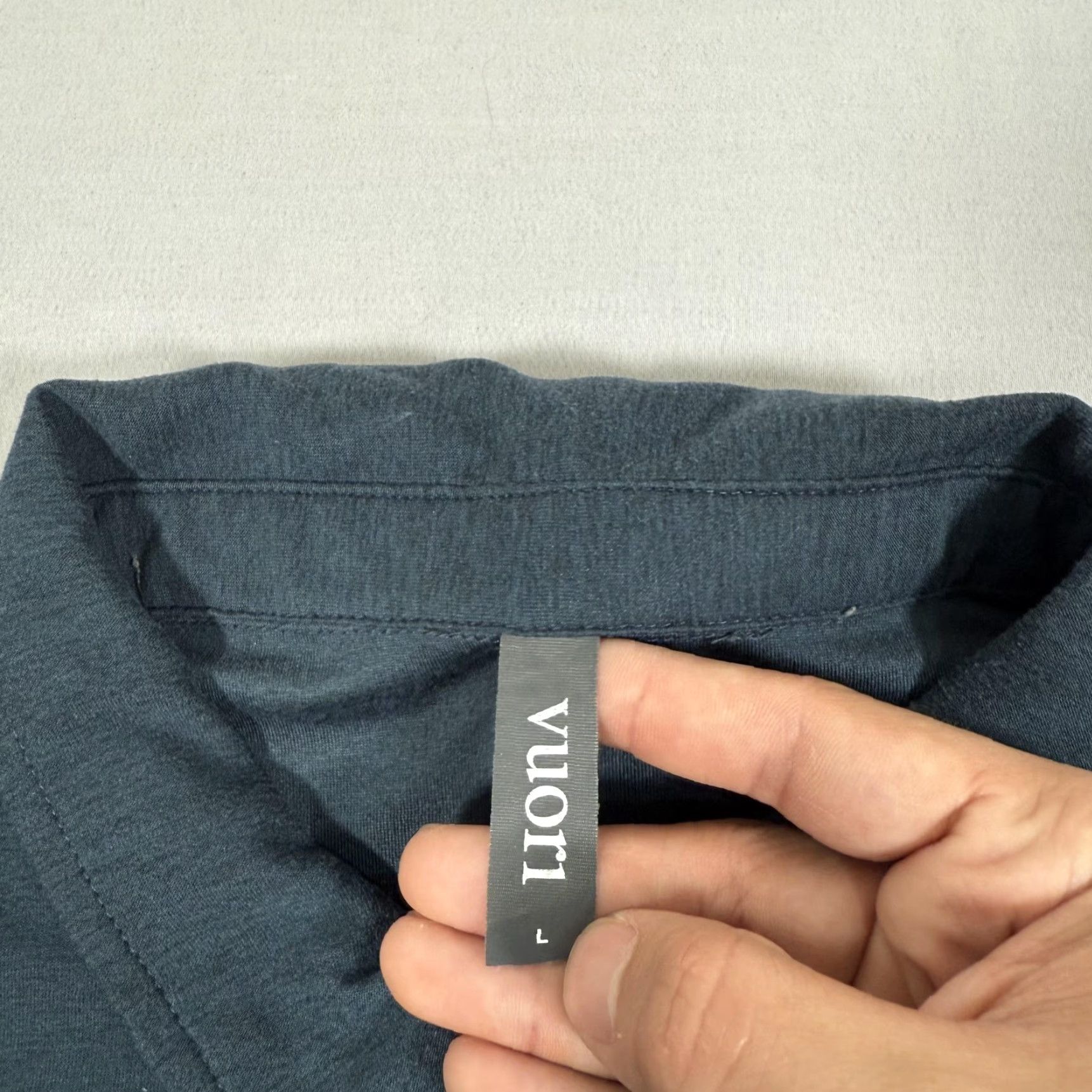 Vuori Vuori Polo Shirt Mens Large Blue Short Sleeve 3-Button Collared Stretch Lightweight Golf Modern Sports Logo Men Size US L / EU 52-54 / 3 - 6 Thumbnail