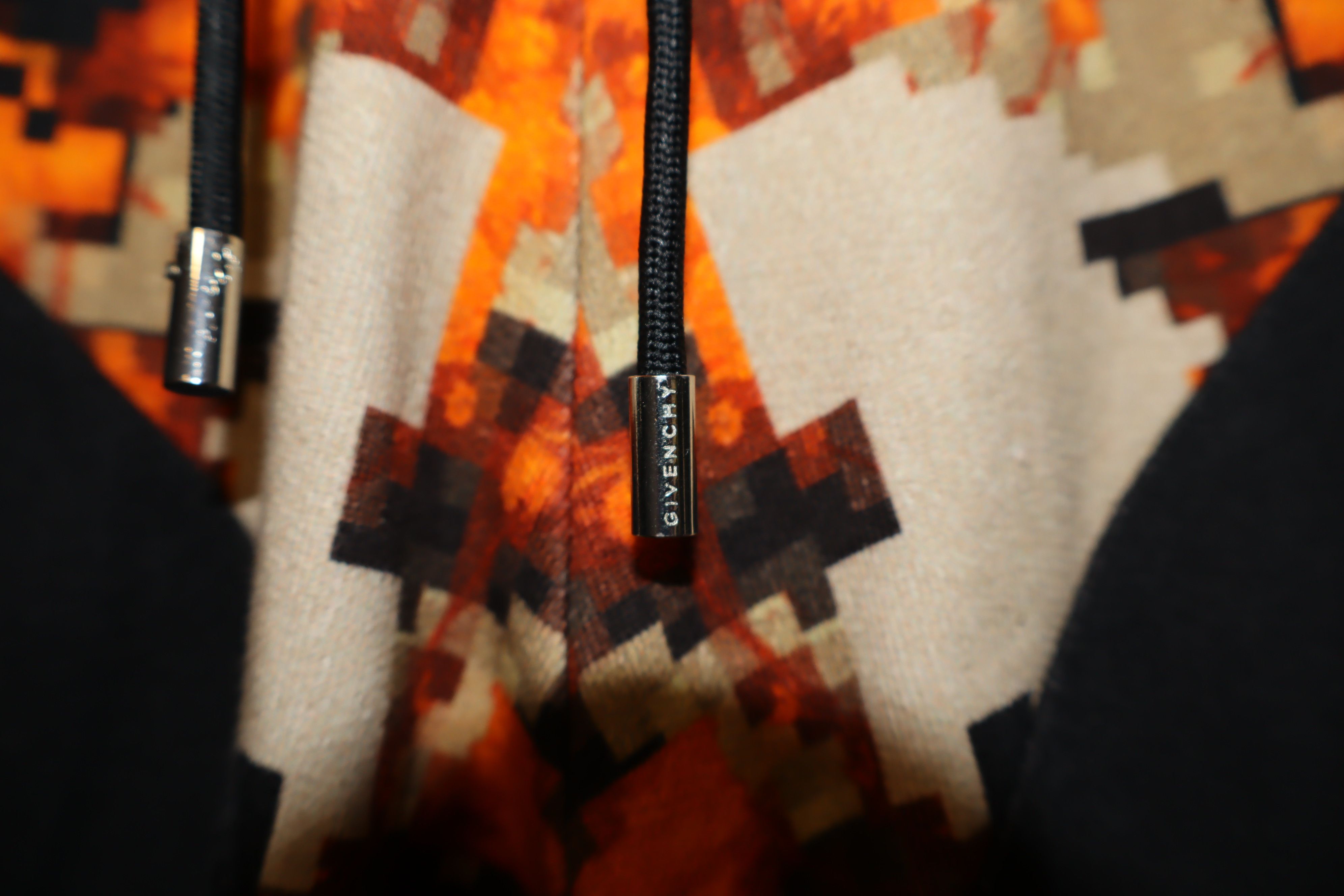 Givenchy Camo fire print shorts Size US 30 / EU 46 - 3 Thumbnail