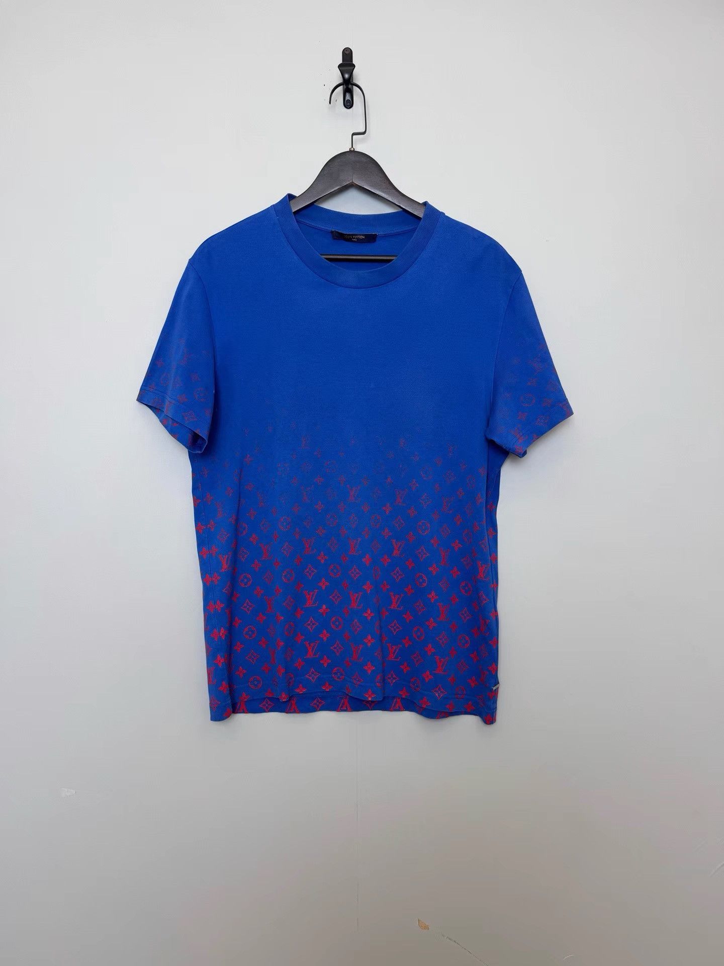 Louis Vuitton Louis Vuitton Gradient Monogram Printed Blue Top K36 Size US M / EU 48-50 / 2 - 1 Thumbnail