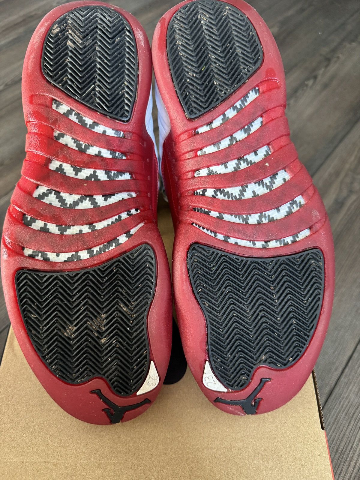 Jordan Brand Jordan 12 cherry 2023 Size US 12 / EU 45 - 7 Thumbnail