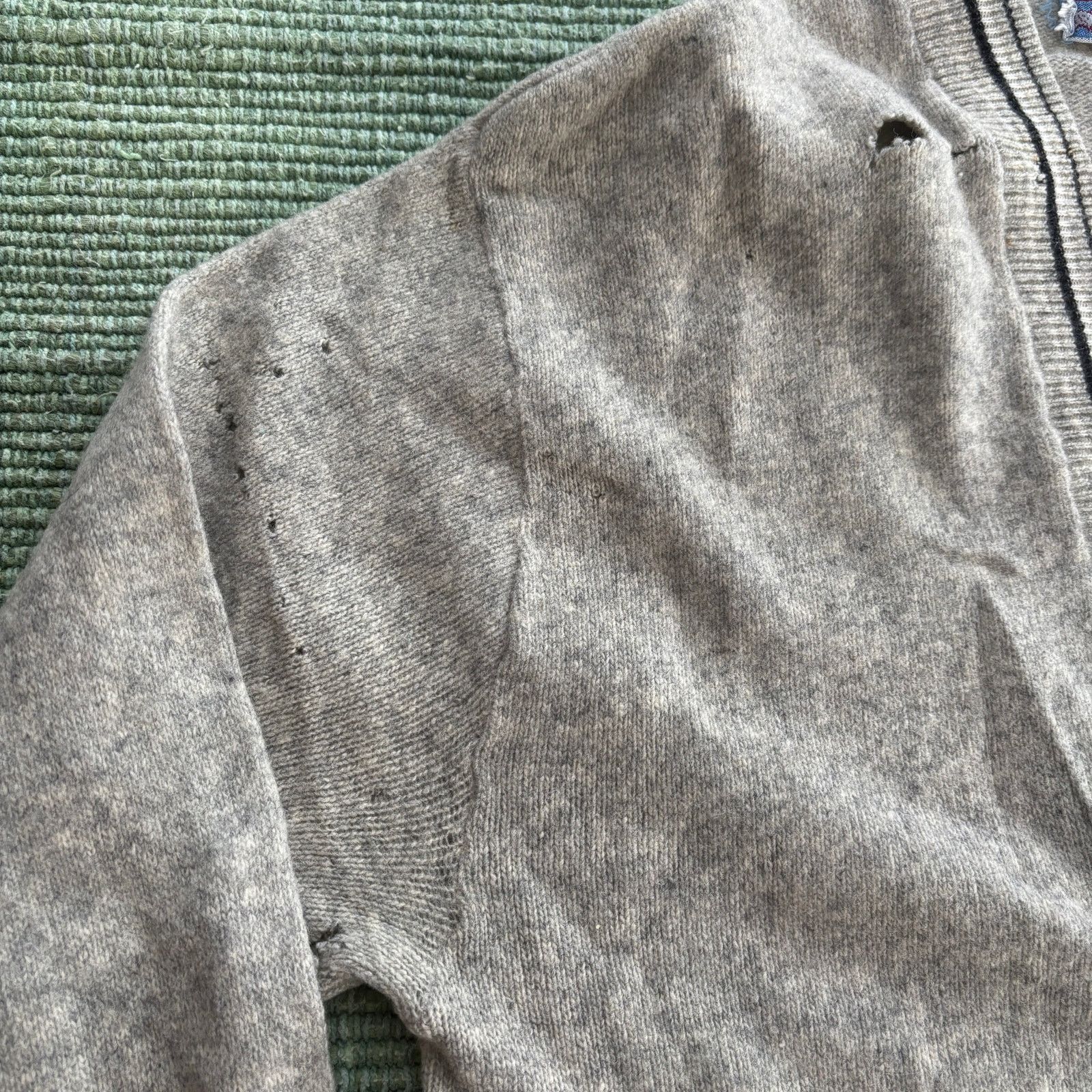 Towncraft × Vintage True vintage 60s gray distressed Towncraft cardigan sweater Size US M / EU 48-50 / 2 - 3 Thumbnail