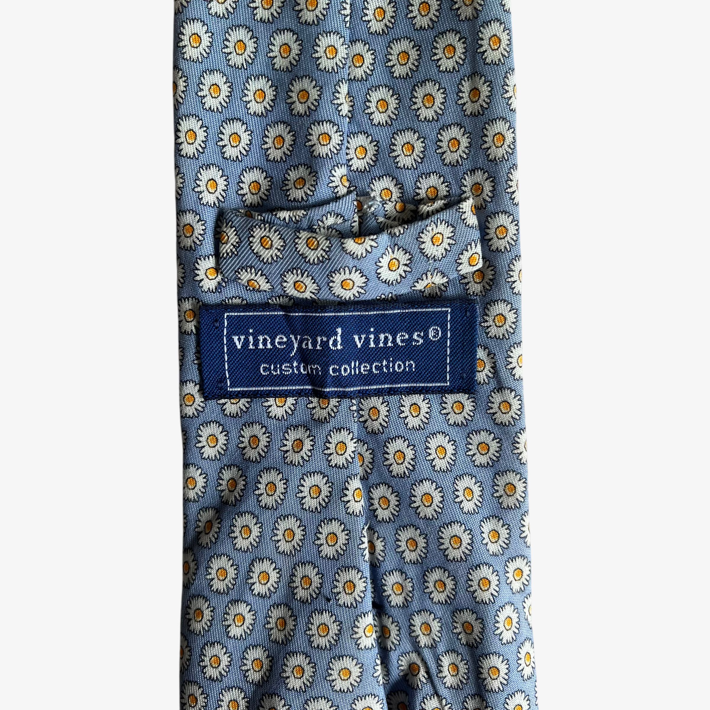 Vineyard Vines Vintage Y2K Vineyard Vines Daisy Flower Print Blue Silk Tie Size ONE SIZE - 2 Thumbnail