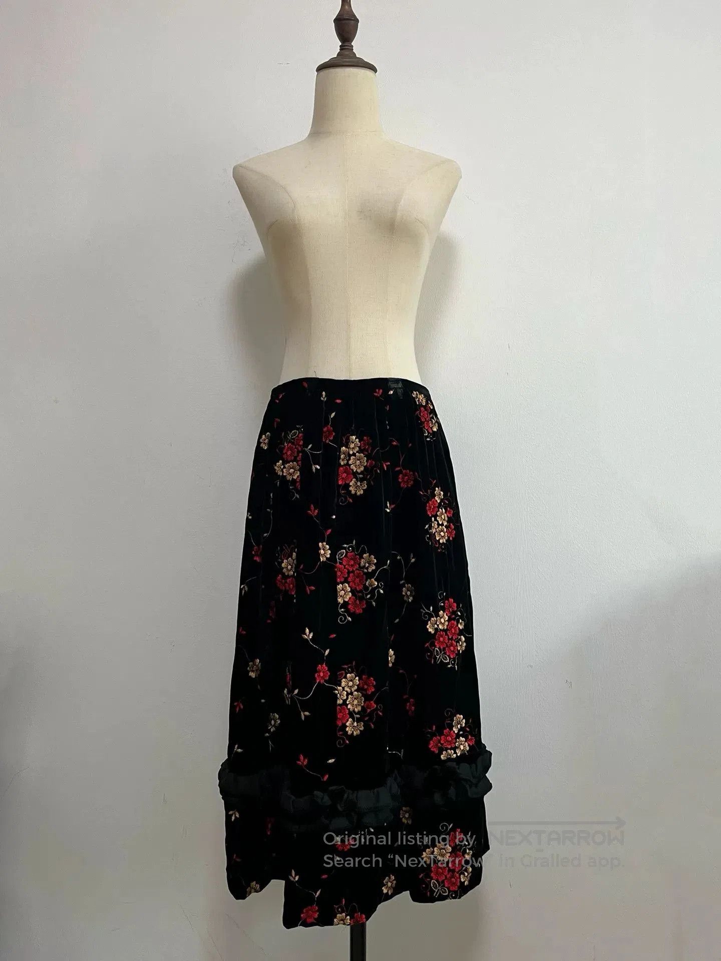 Rei Kawakubo Comme des Garçons Velvet Flower Embroidery Skirt. Size 37" - 3 Thumbnail