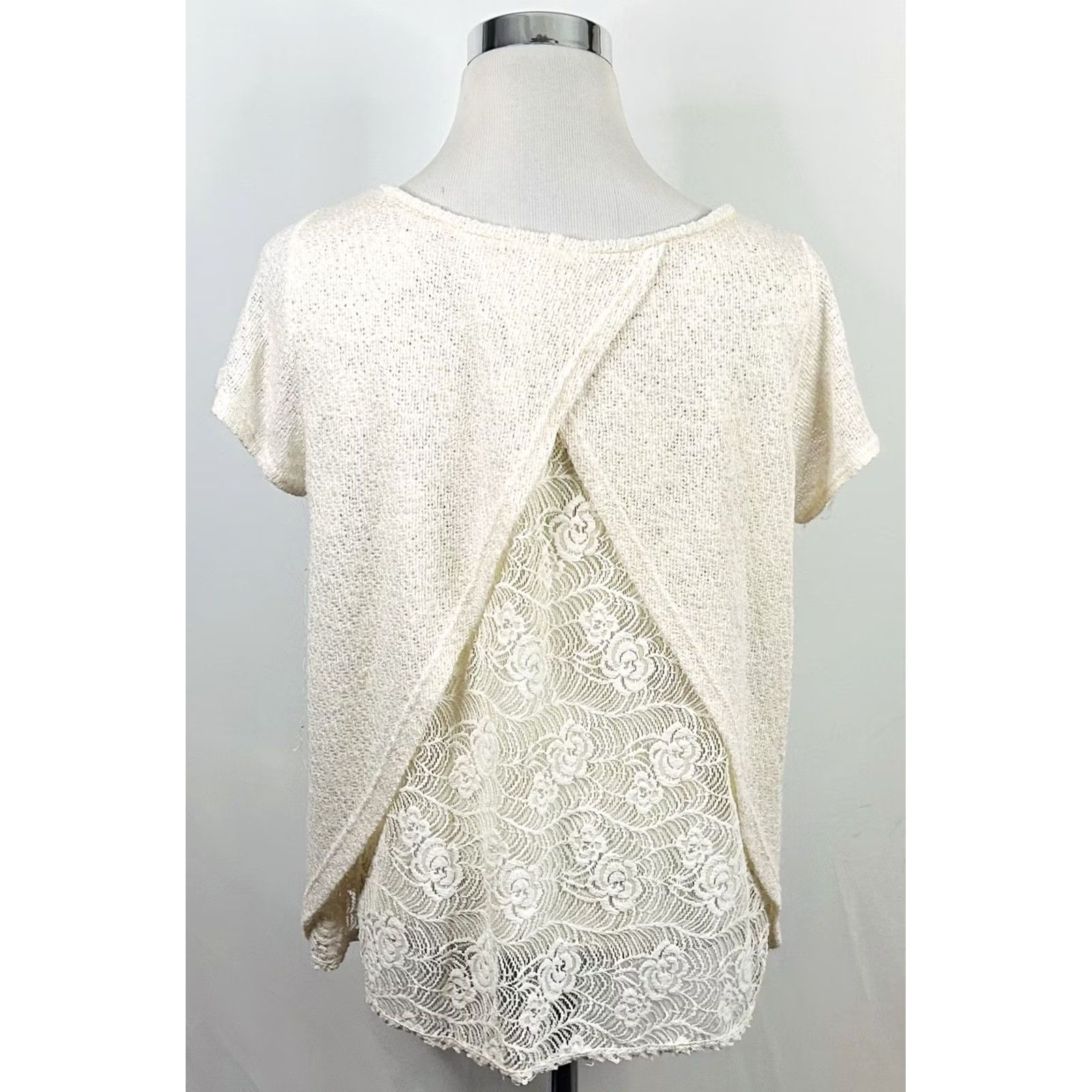 Torrid Torrid Shirt Ivory Cotton Blend Floral Doily Knit Top Short Sleeve USA Made Size XS / US 0-2 / IT 36-38 - 4 Thumbnail