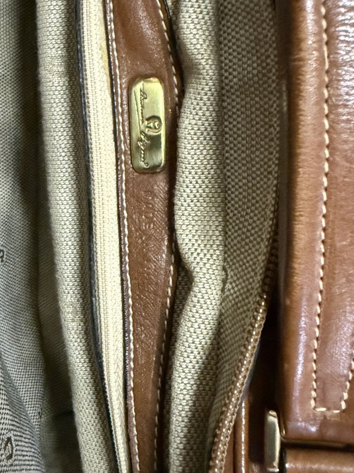 Etienne Aigner Etienne Aigner Brown Leather Sling Bag Size ONE SIZE - 9 Thumbnail