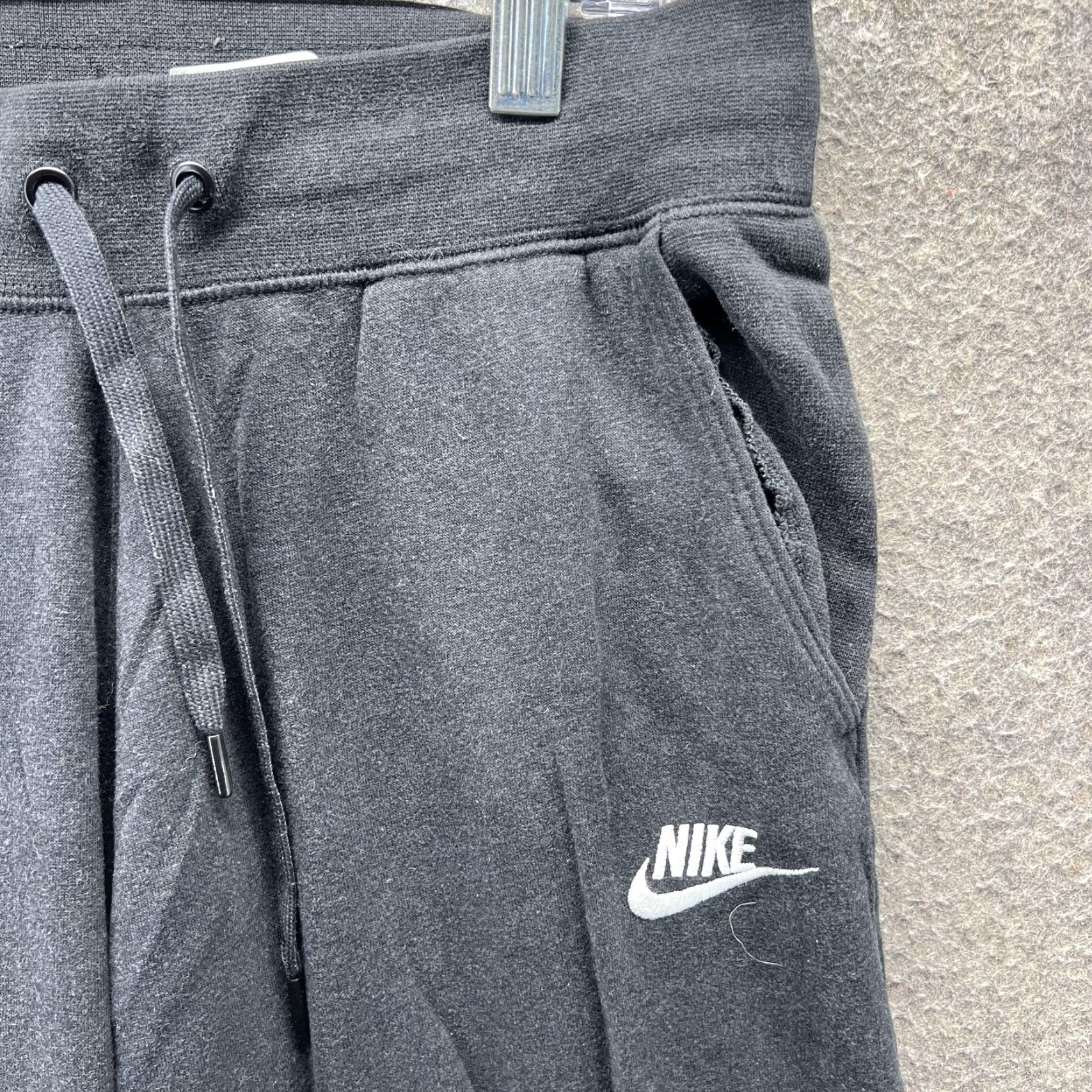 Nike Nike Sweatpants Mens XL Black Fleece Joggers Elastic Waist Pockets Lounge Casual Size US 36 / EU 52 - 5 Thumbnail