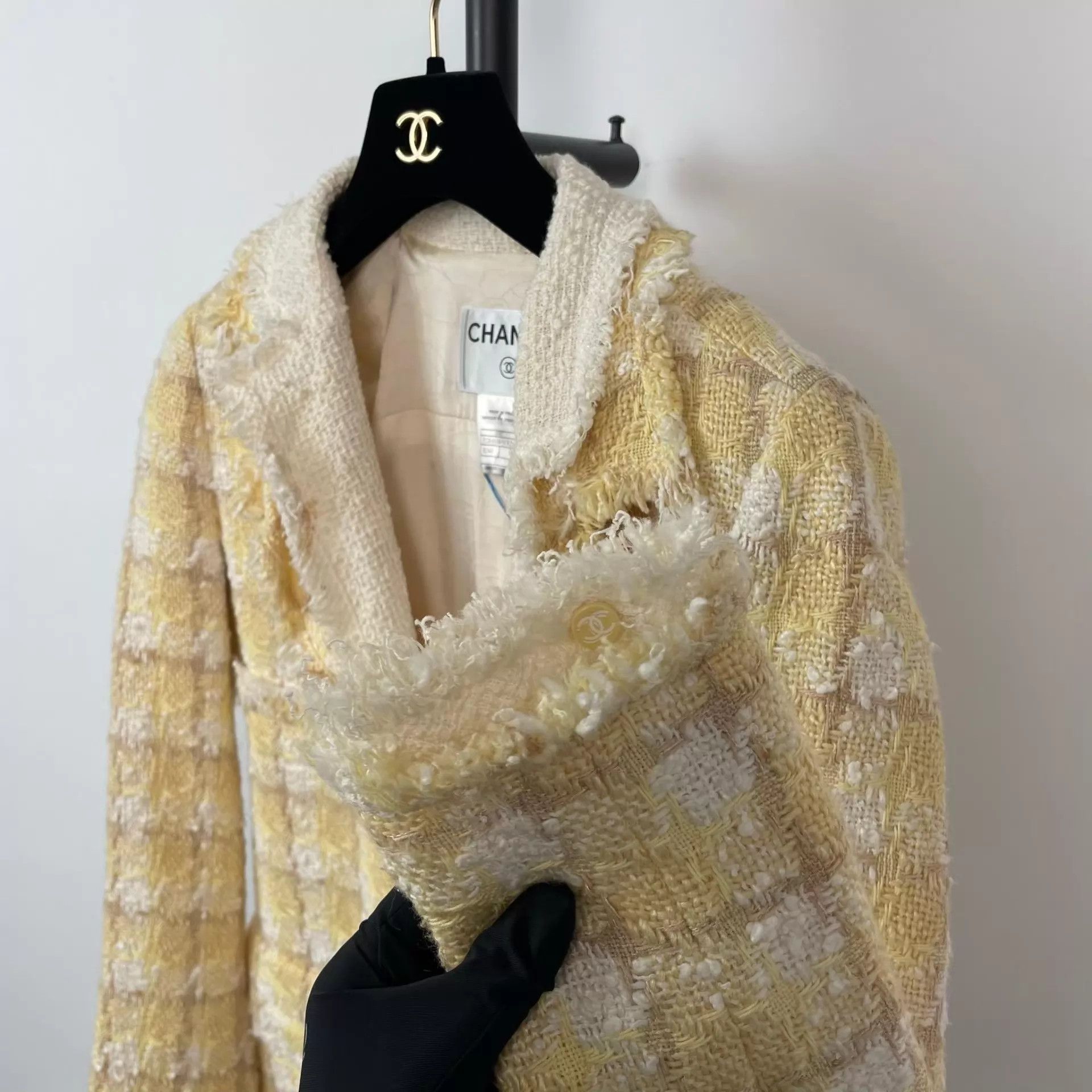 Chanel Chanel Yellow & White Tweed Jacket Size XS / US 0-2 / IT 36-38 - 3 Thumbnail