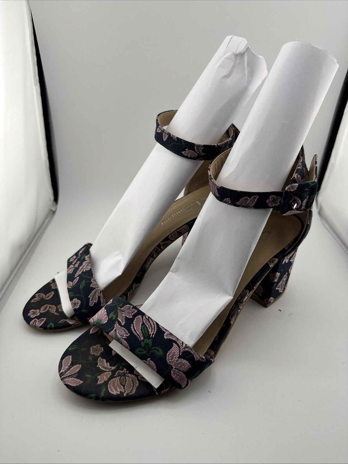 Chinese Laundry CL by Laundry Women Size 8 Blue Tapestry Block Wedge Heels Size US 8 / IT 38 - 1 Thumbnail