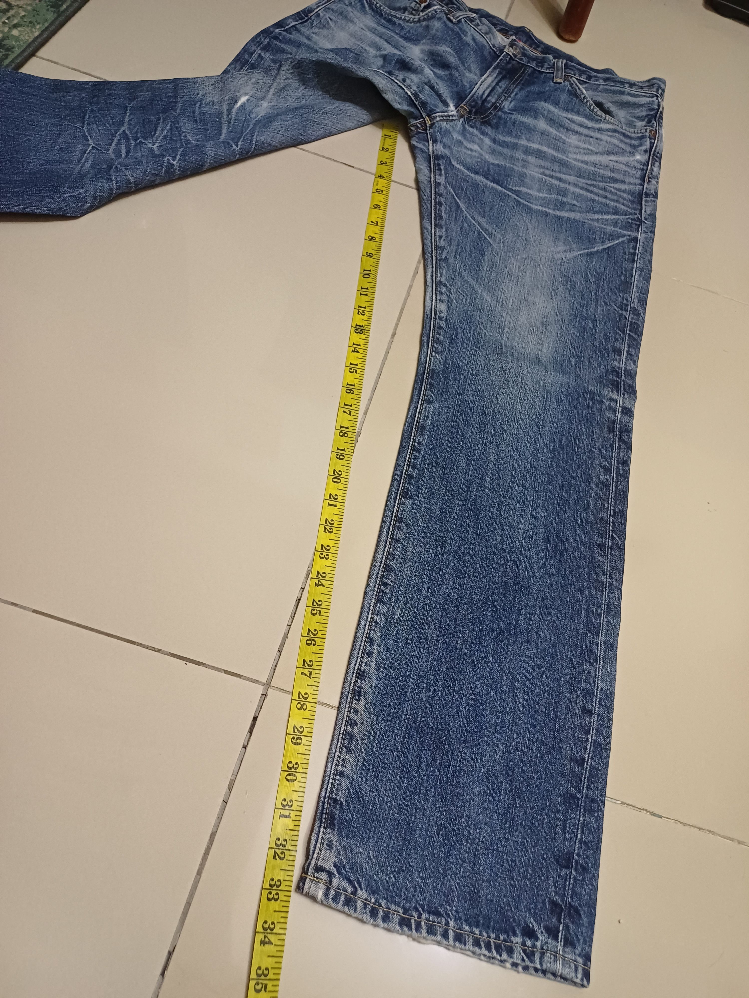 Japanese Brand × Uniqlo S002 Vintage Uniqlo Nice Faded Patina Distressed Jeans Size US 33 - 13 Thumbnail