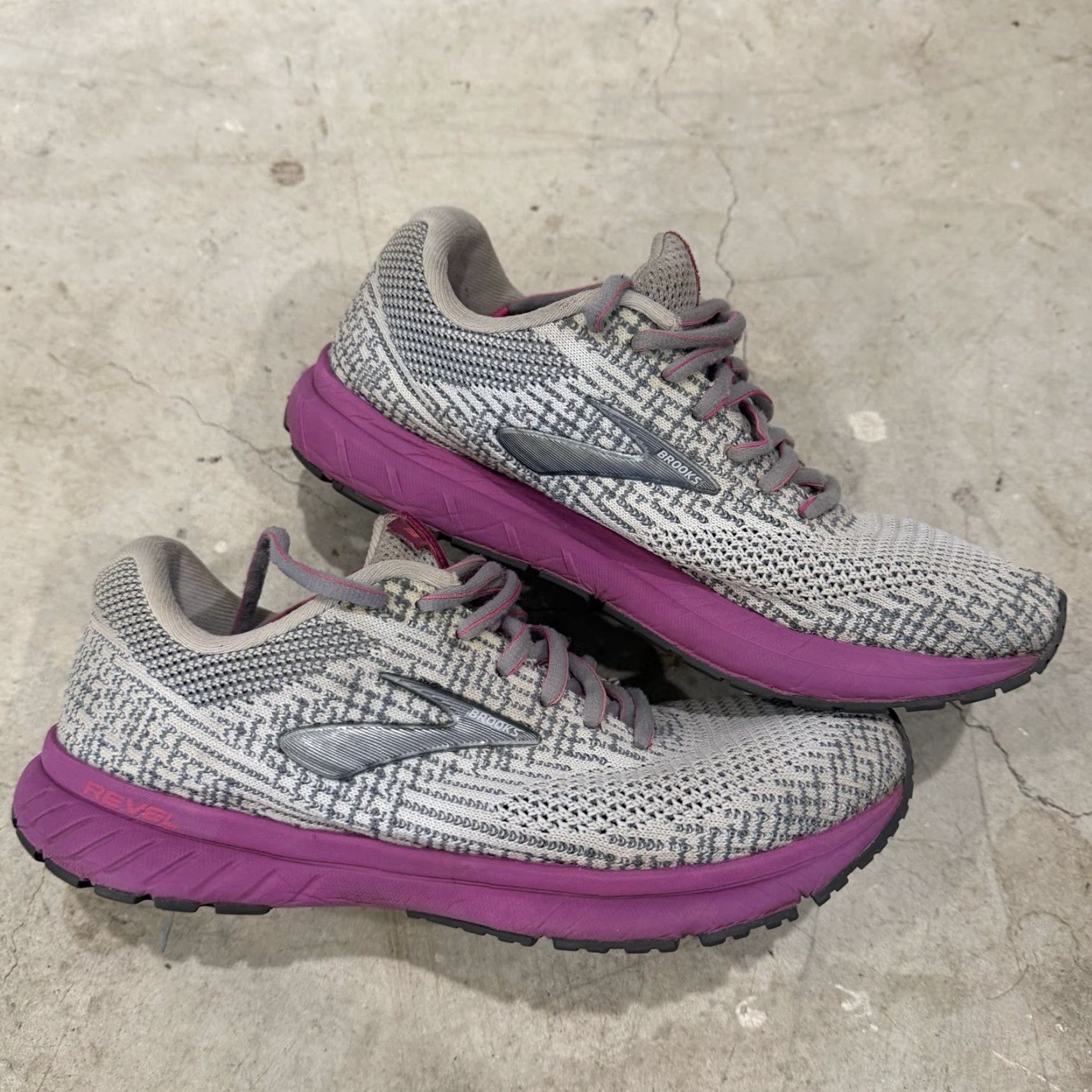 Brooks Brooks Revel Athletic Sneakers Womens Size 8 Gray Purple Running 1203021B034 Low Top Shoes Logo Modern Sportwear Sneakers Women Size US 6 / IT 36 - 2 Thumbnail