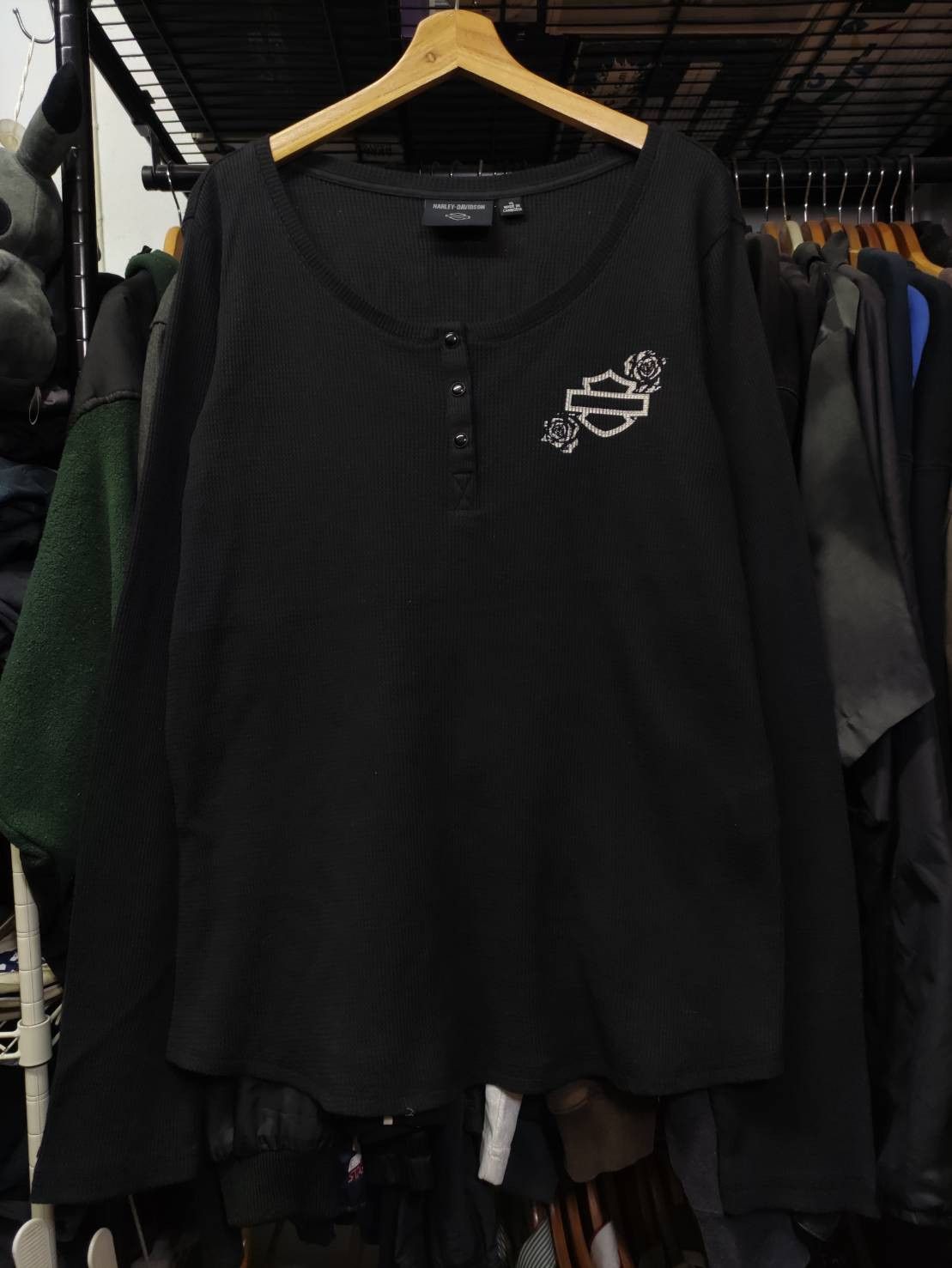 Harley Davidson Harley Davidson Roses Thermal Henley L/S Shirt Size US XL / EU 56 / 4 - 3 Thumbnail