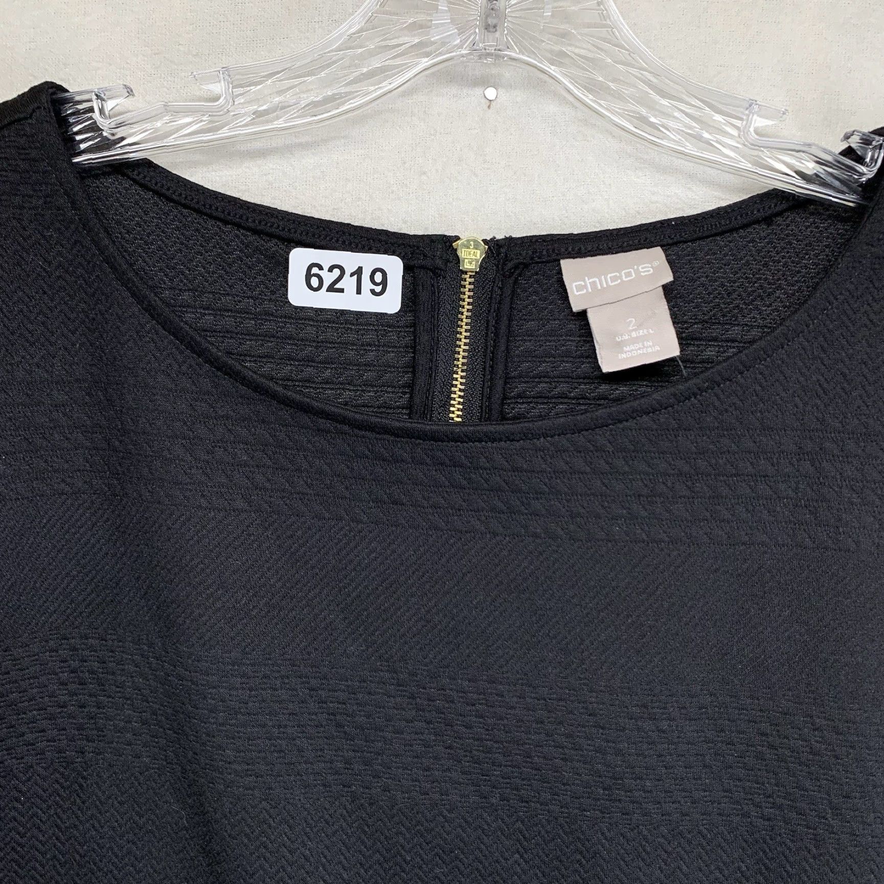 Vintage Chico's Blouse Shirt Black Geometric Pattern Thick Knit Back Zip 3/4 Sleeve Regular Women Size 2 Knit Polyester Rayon Spandex Zipper Size XS / US 0-2 / IT 36-38 - 7 Thumbnail