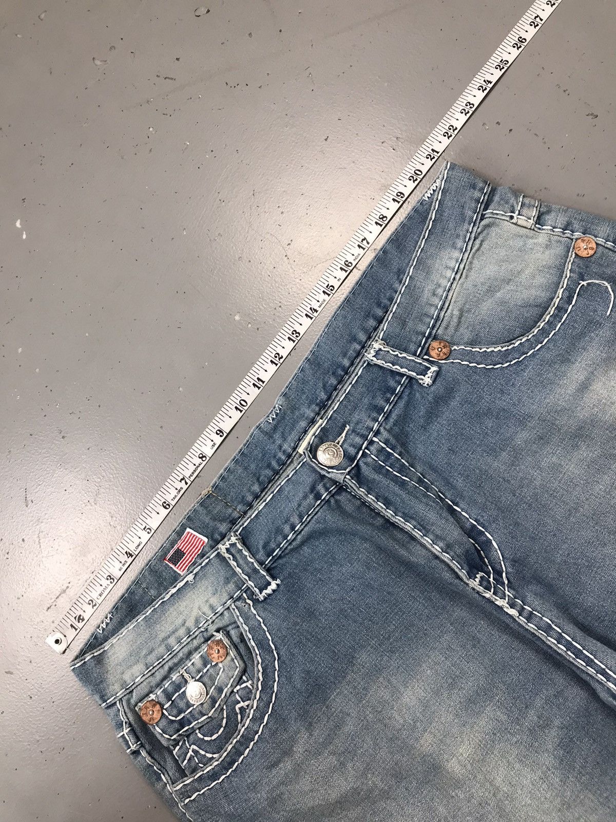 True Religion Vintage true religion inspired Joey super T distressed jort Size US 42 / EU 58 - 6 Thumbnail
