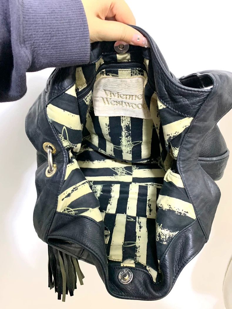 Vivienne Westwood Vivienne Westwood size os Black leather black Saturn tassel Size ONE SIZE - 6 Thumbnail