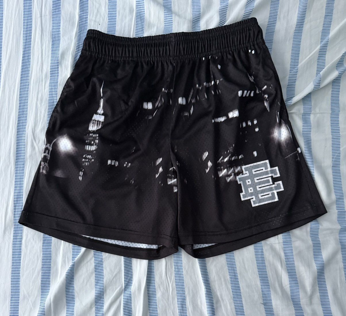 Eric Emanuel Eric Emanuel EE Basic NYC Skyline Shorts Black Size(M) Size US 32 / EU 48 - 1 Thumbnail