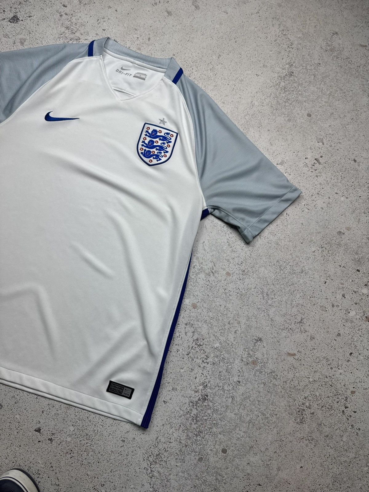 Nike × Vintage Nike England Home Jersey 2016 Youth Men’s White Size US M / EU 48-50 / 2 - 3 Thumbnail