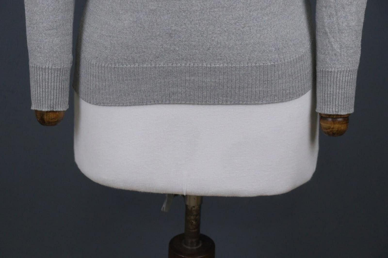 Lacoste Lacoste Gray Wool Long Sleeve V-Neck Knit Sweater Size 36 Size M / US 6-8 / IT 42-44 - 3 Thumbnail