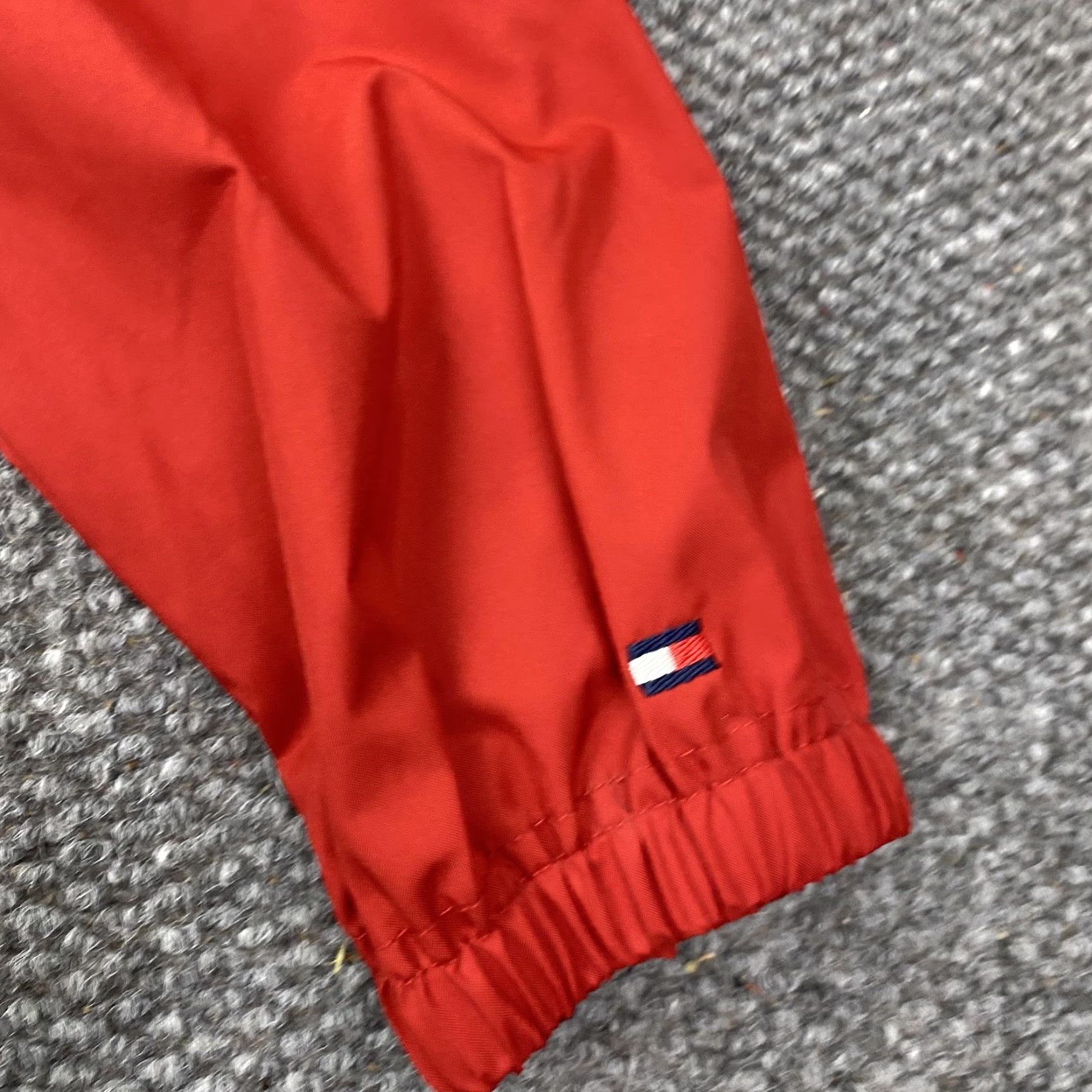 Tommy Hilfiger VINTAGE Tommy Hilfiger Jeans Jacket Womens XL Red Windbreaker Ribbed Hem Zip Size 40" / US 18 - 6 Thumbnail