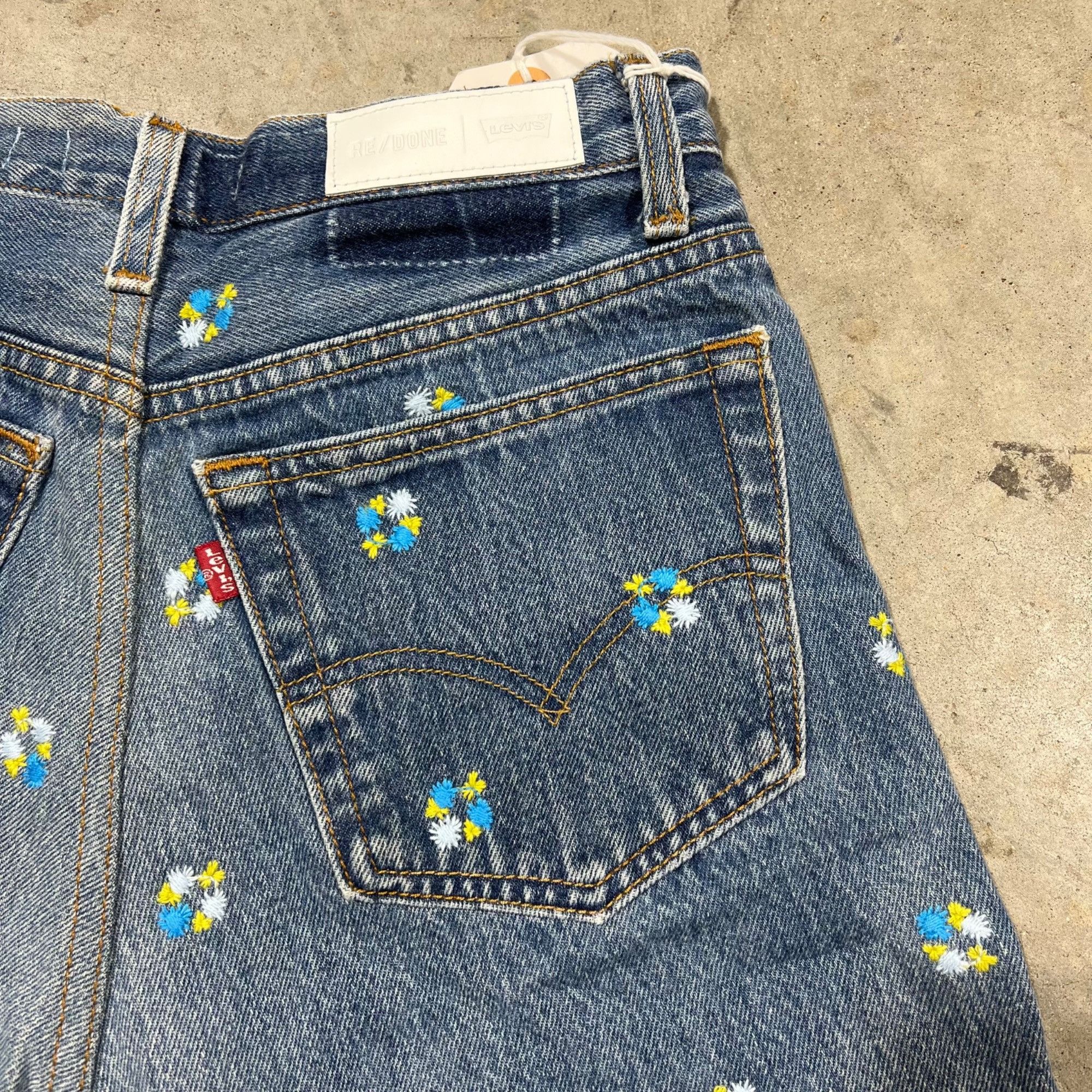 Levi's × RE/DONE NWT RE/DONE x LEVI'S FLORAL SHORTS SZ 25 Size 25" / US 0 / IT 36 - 7 Thumbnail