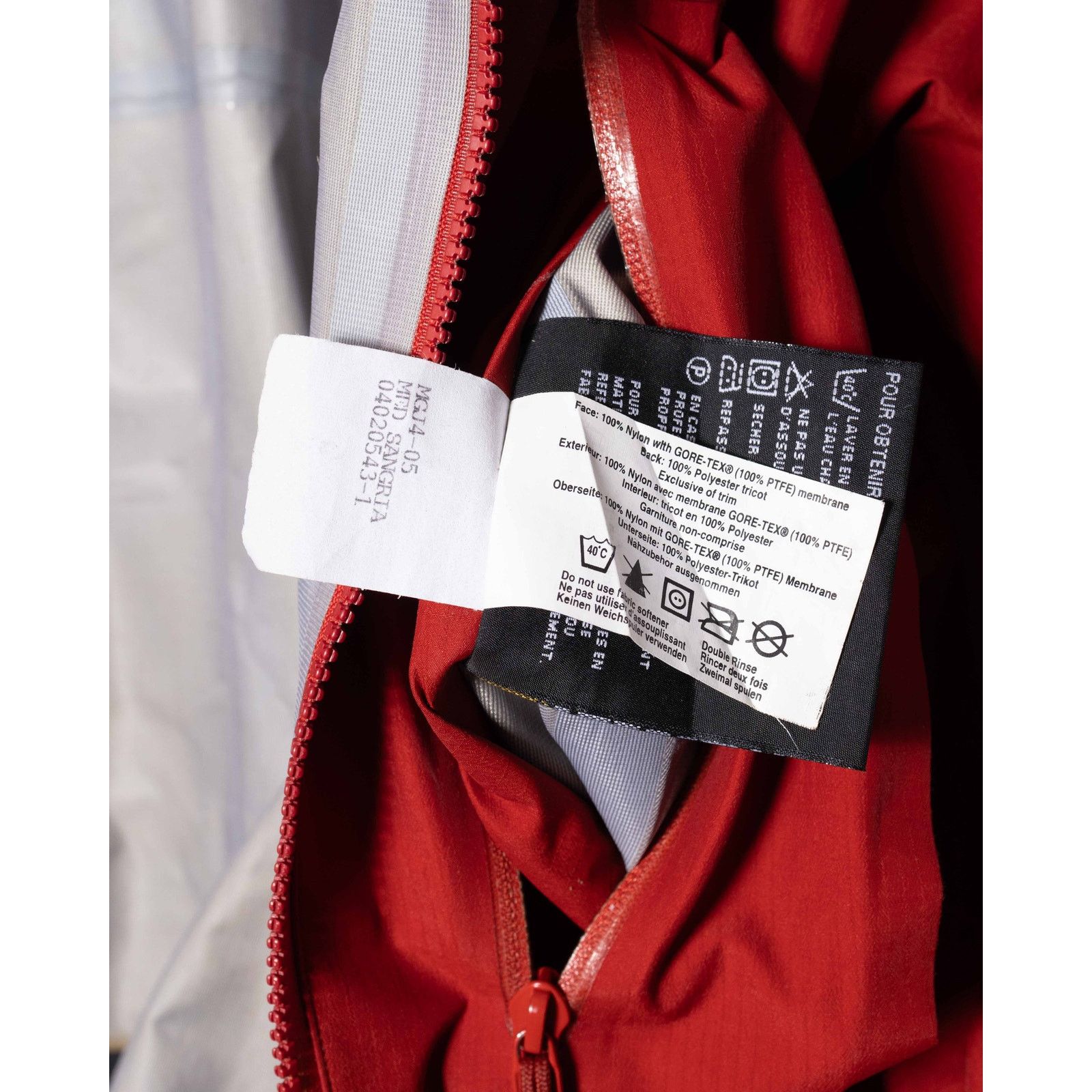 Arc'teryx Vintage Arcteryx Beta SV Sangria Medium 2005 Size US M / EU 48-50 / 2 - 12 Thumbnail