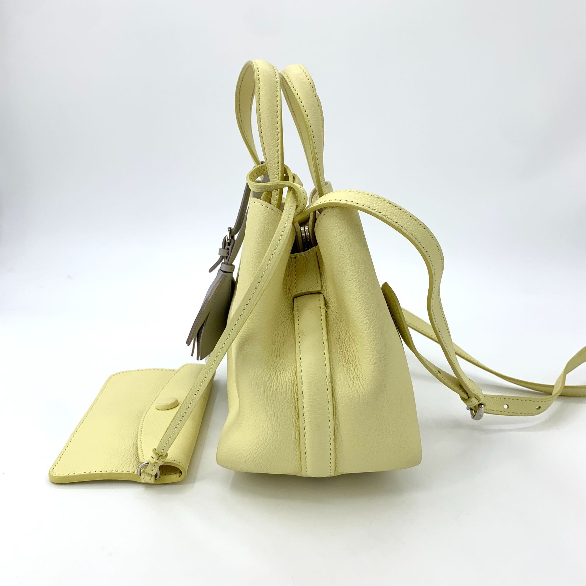 Dior Dior Yellow Leather Handbag With Detachable Straps & Leaf Ch Size ONE SIZE - 3 Thumbnail