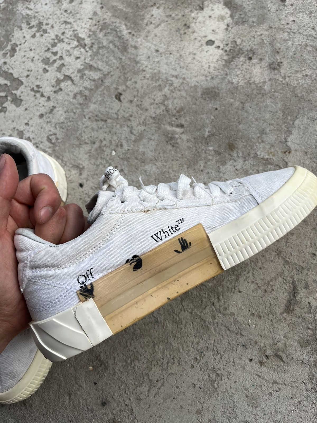 Off-White Off-White Vulcanized Canvas Distressed Low-top Sneakers Y2K Size US 6 / EU 39 - 20 Thumbnail