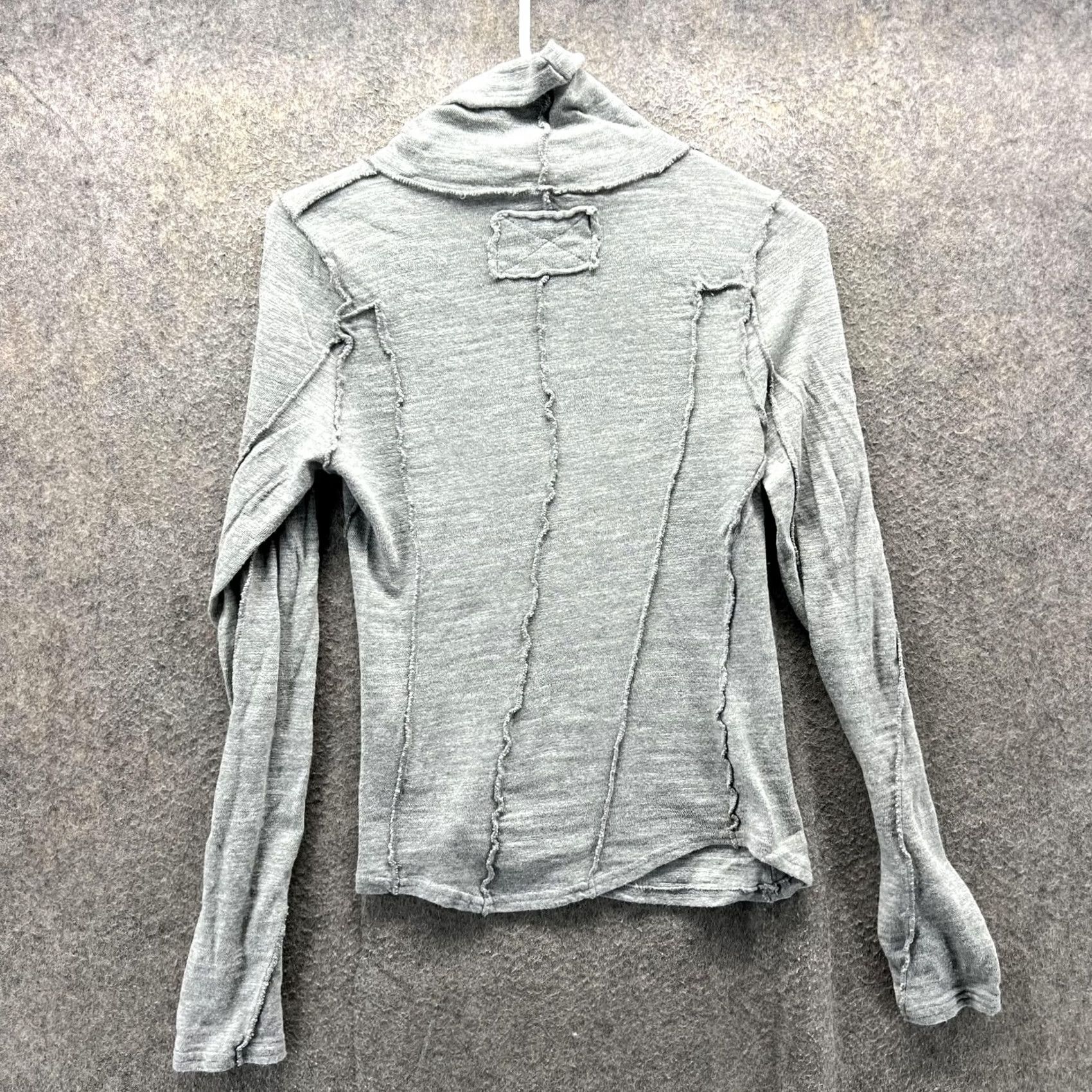 Vintage We The Free Shirt Womens XS Gray Cowl Neck Long Sleeve Raw Hem Top Lightweight Size XS / US 0-2 / IT 36-38 - 2 Thumbnail
