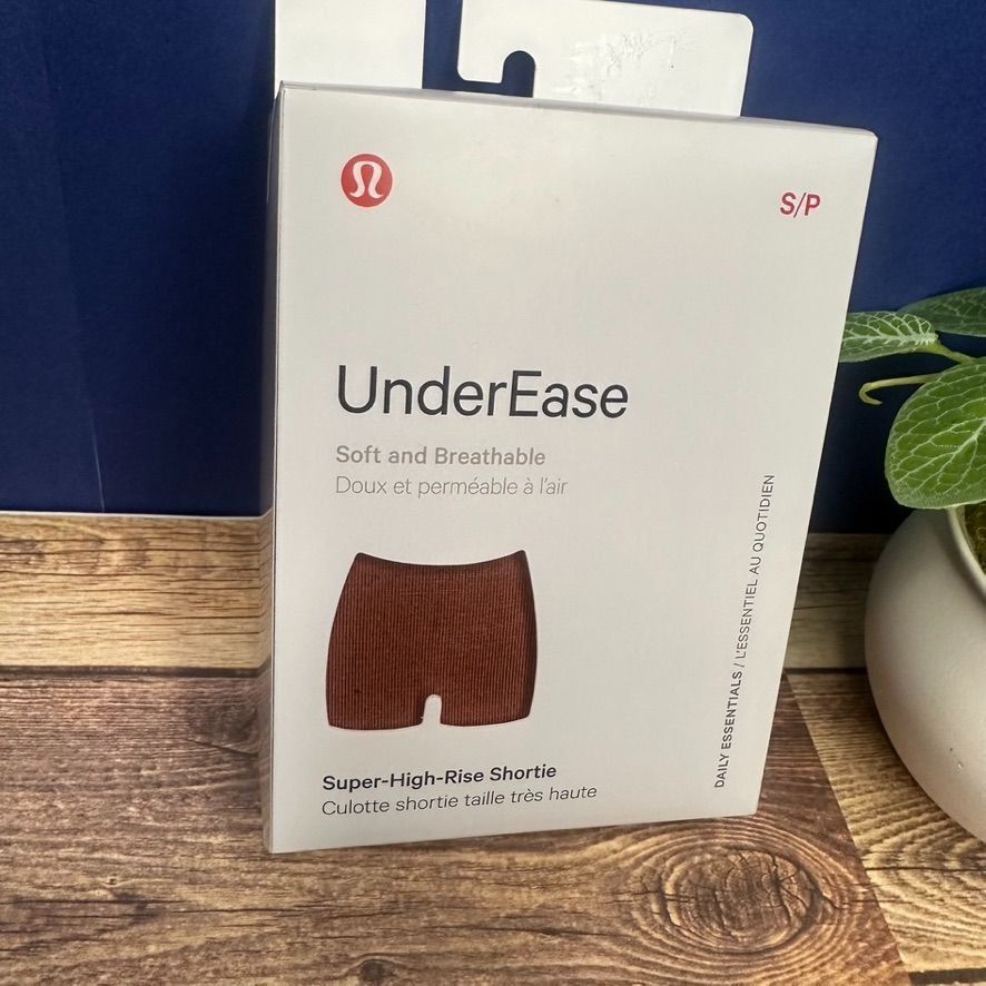 Lululemon Lululemon UnderEase Super High Rise Shortie NWT Small Size ONE SIZE - 2 Thumbnail