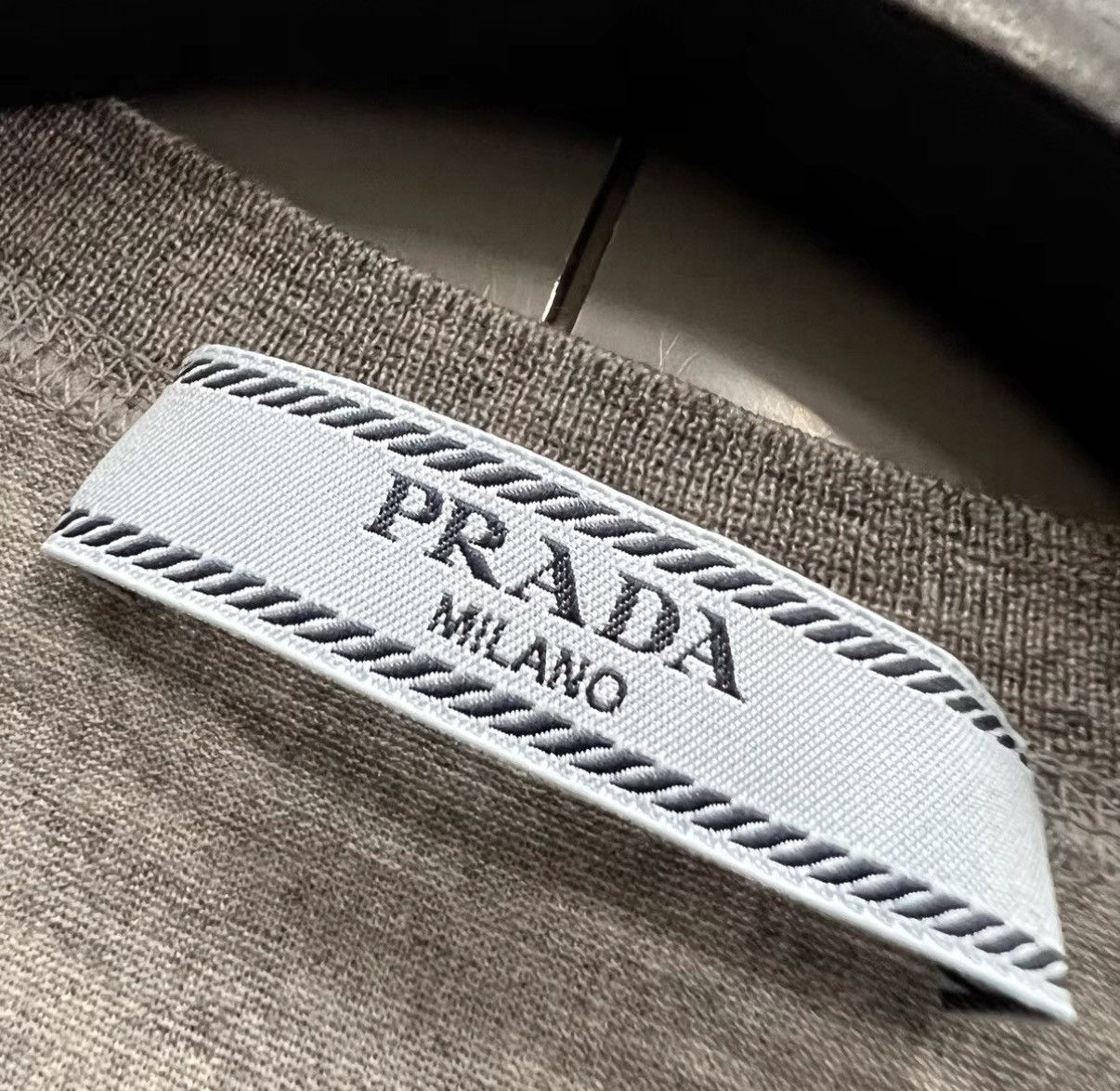 Prada PRADA Color-block Crew Neck Short Sleeve J41 Size S / US 4 / IT 40 - 4 Thumbnail