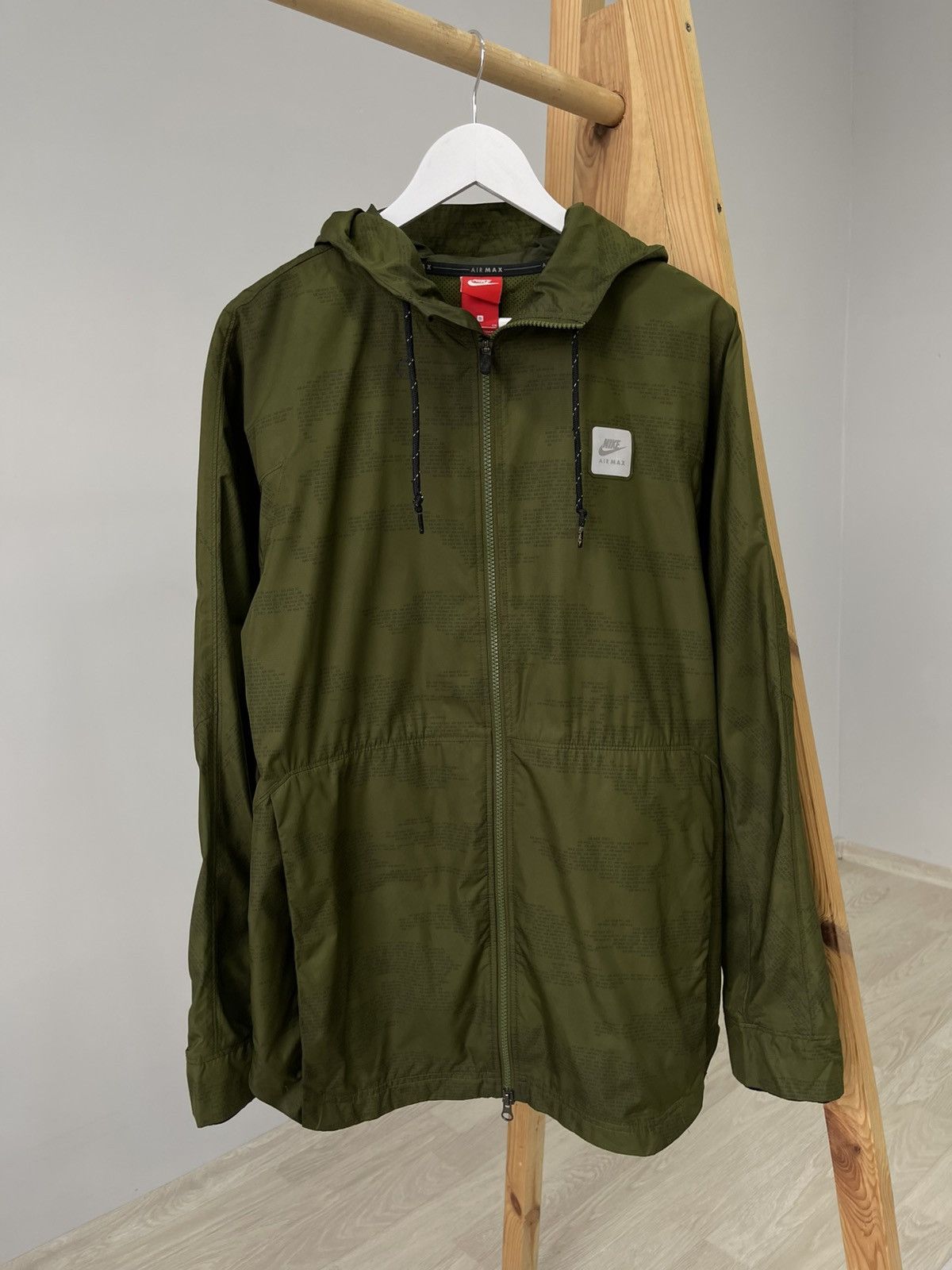 Nike Nike Air Max Woven Monogram Packable Windbreaker Jacket Size US S / EU 44-46 / 1 - 1 Thumbnail