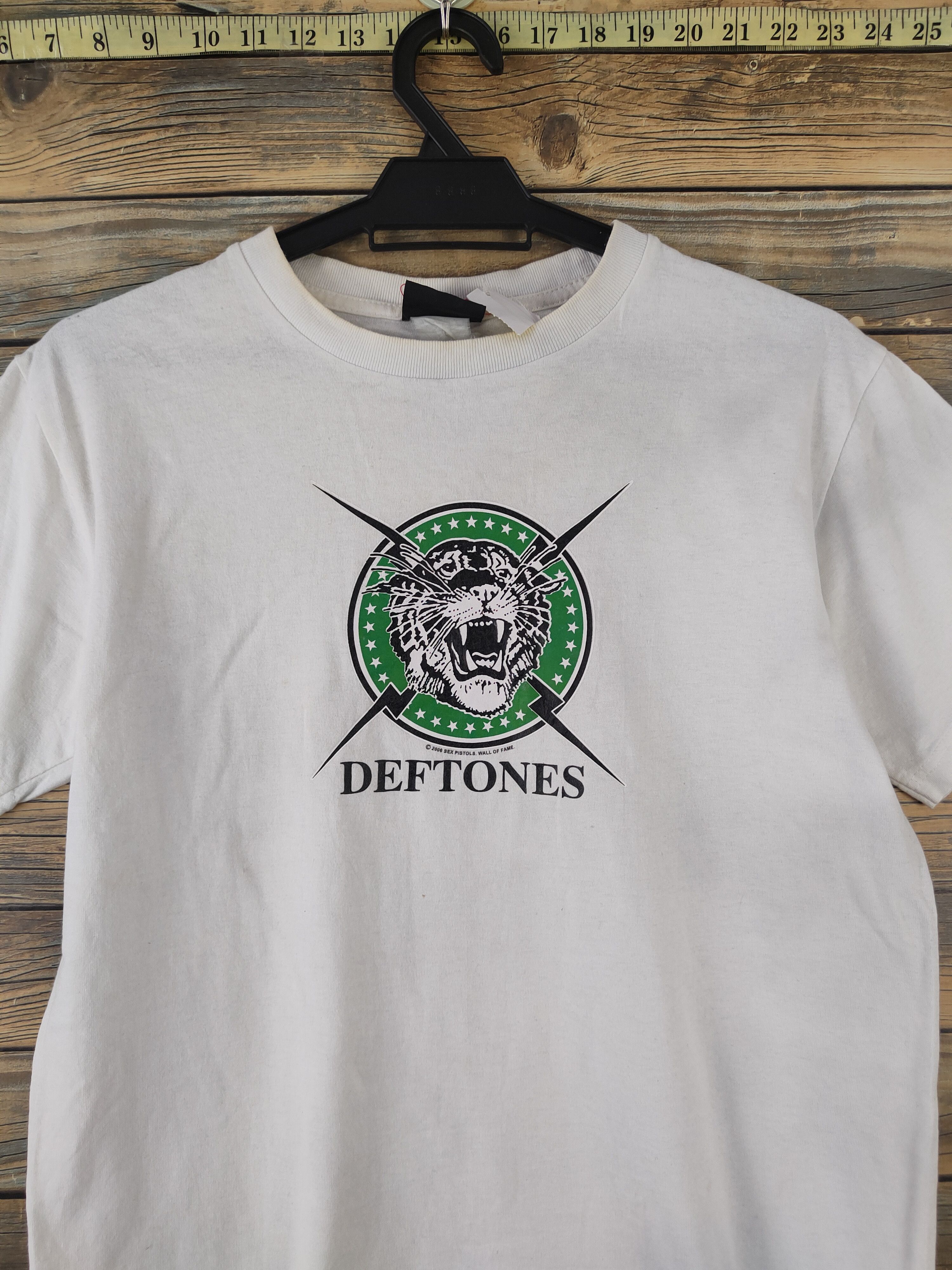 Band Tees DL Wall of Fame Deftone White tee T-shirt #2065 Size US S / EU 44-46 / 1 - 2 Thumbnail