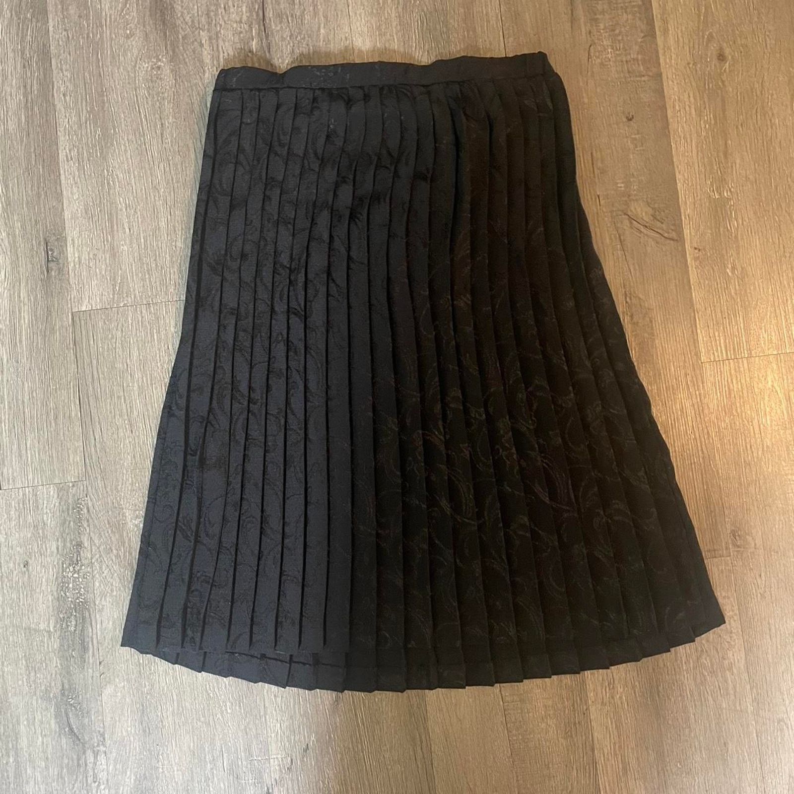 Vintage Vintage black midi pleated skirt Size 30" / US 8 / IT 44 - 2 Thumbnail
