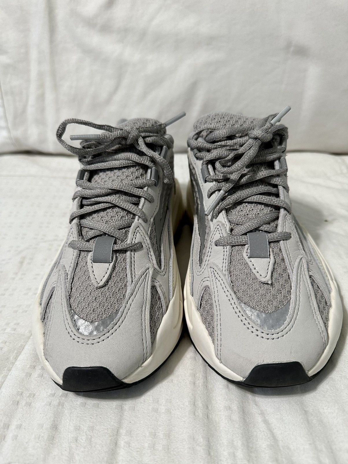 Adidas Yeezy 700v2 Static(2022) size 8 Size US 8 / EU 41 - 2 Thumbnail