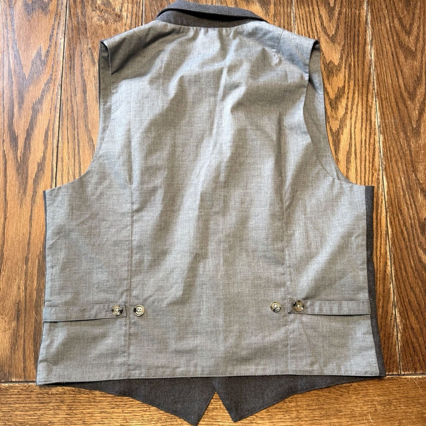 Eleventy ELEVENTY Vest Front Button Front Mens XL Gray WOOL Stretch NEW Vest Mens XL Gray Wool Spandex Regular Solid Italy Brand ELEVENTY VINTAGE? Size US XL / EU 56 / 4 - 3 Thumbnail