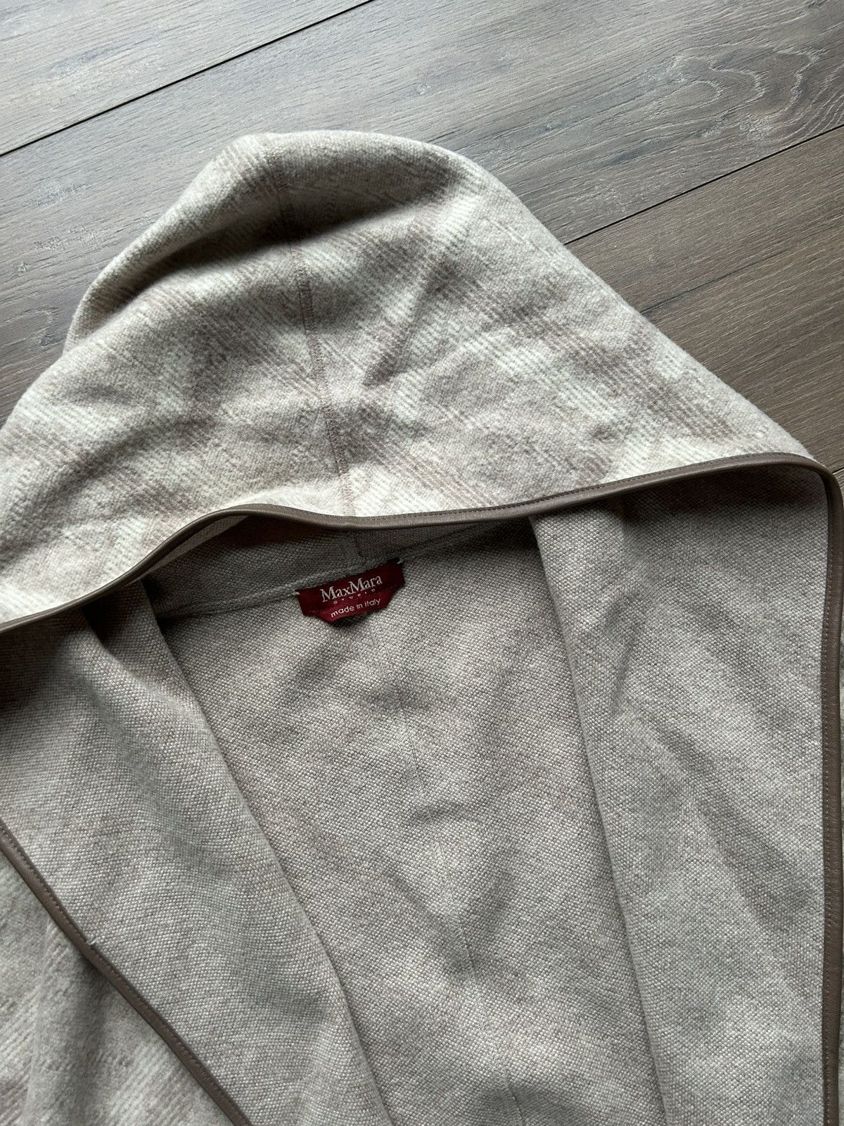 Max Mara Max Mara beige wool cape poncho One size Size ONE SIZE - 2 Thumbnail