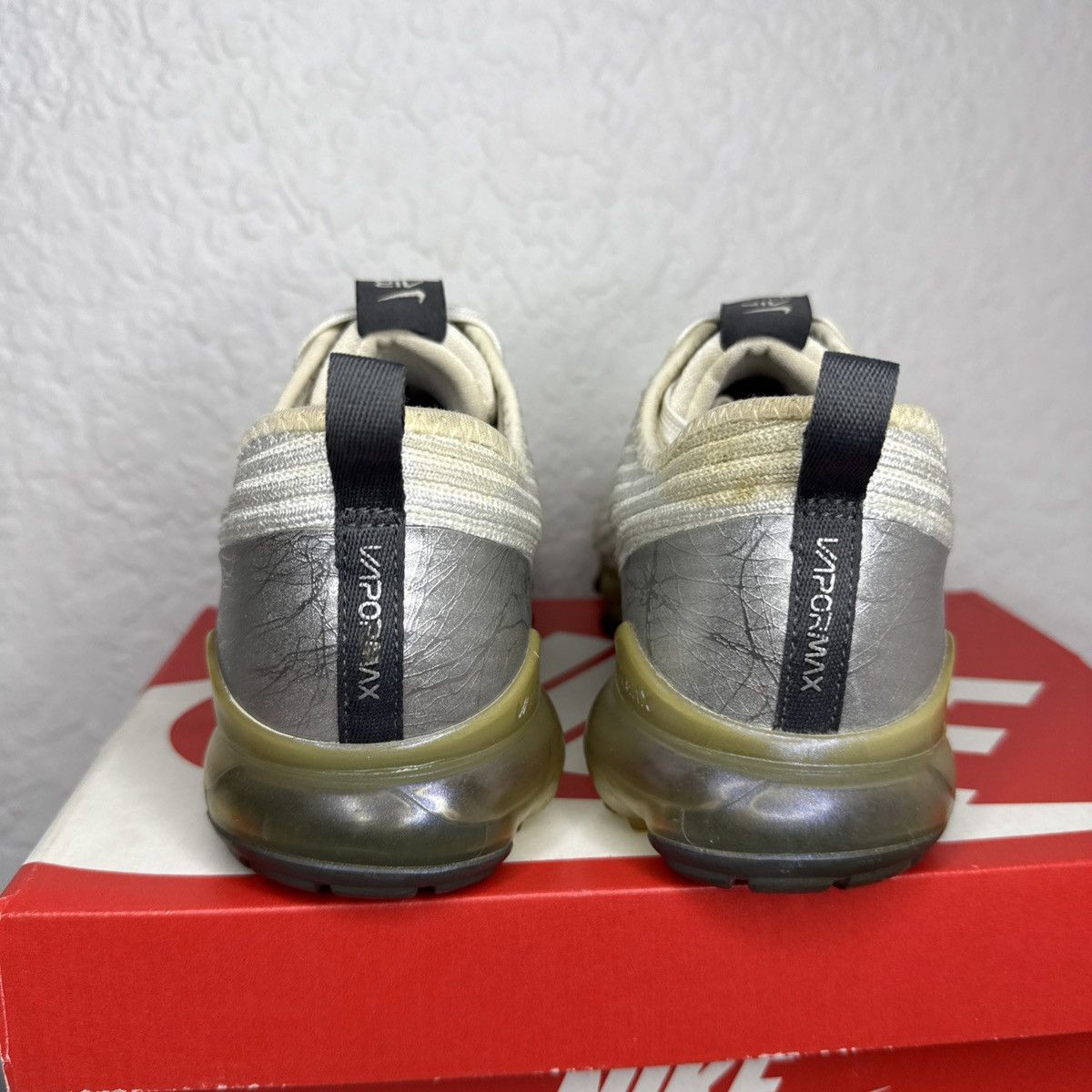 Nike Air VaporMax Flyknit 3 Size US 6 / EU 39 - 4 Thumbnail